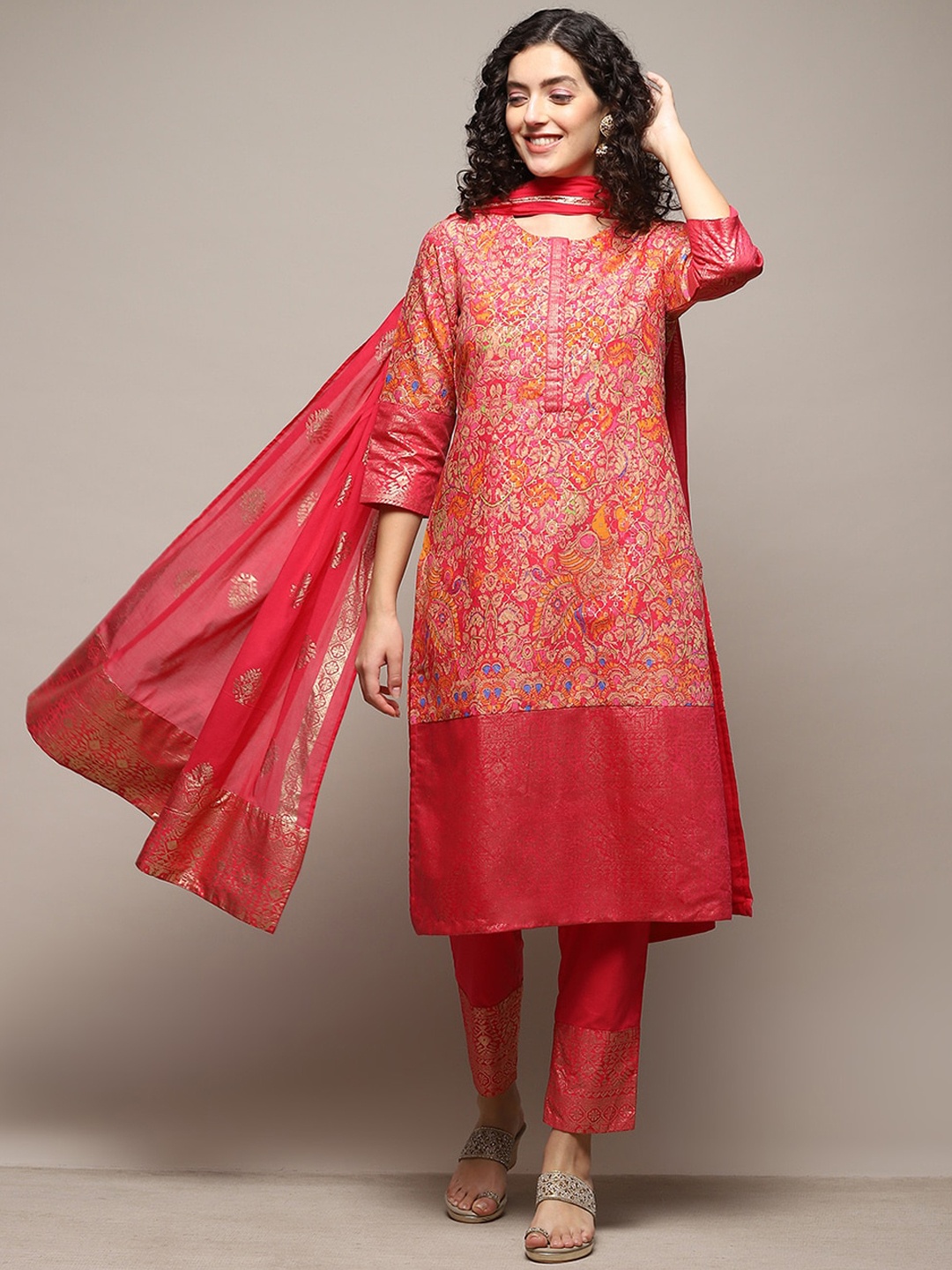 Biba Ethnic Motifs Printed Regular Thread Work Kurta with Trousers & With Dupatta, Fuchsia
Biba Ethnic Motifs Printed Regular Thread Work Kurta with Trousers & With Dupatta, Fuchsia