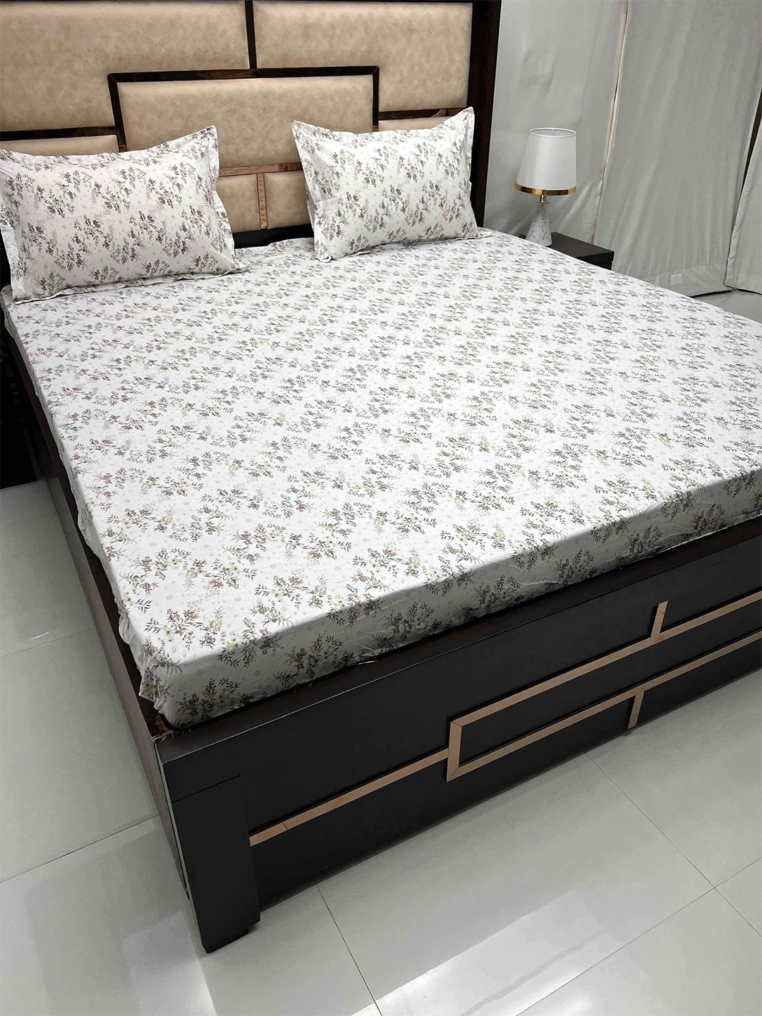 Pure Decor Cotton King Size Fitted Double Bed Bedsheet With 2 Pillow Covers 6 X 6.3 X 1 ft, Brown
Pure Decor Cotton King Size Fitted Double Bed Bedsheet With 2 Pillow Covers 6 X 6.3 X 1 ft, Brown