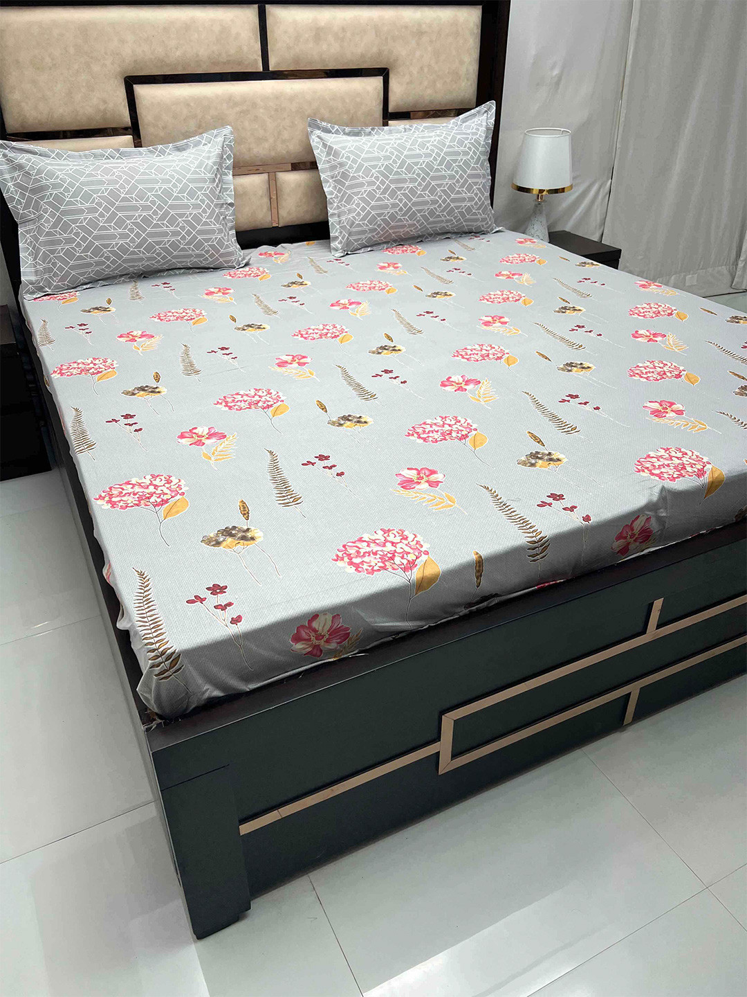 Pure Decor Sapphire Grey Floral Pure Cotton 250 TC Fitted King Bedsheet With Pillow Covers
Pure Decor Sapphire Grey Floral Pure Cotton 250 TC Fitted King Bedsheet With Pillow Covers
