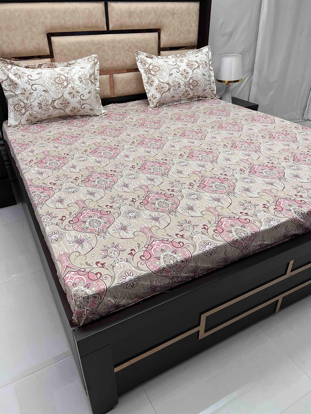 Pure Decor Sapphire Brown Floral Pure Cotton 250 TC Fitted King Bedsheet & Pillow Covers
Pure Decor Sapphire Brown Floral Pure Cotton 250 TC Fitted King Bedsheet & Pillow Covers
