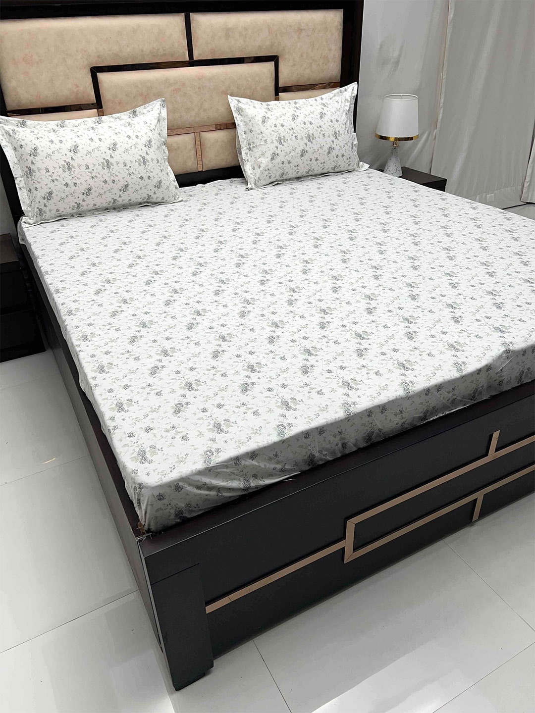 Pure Decor Gem Grey Floral Pure Cotton 250 TC Fitted King Bedsheet With 2 Pillow Covers
Pure Decor Gem Grey Floral Pure Cotton 250 TC Fitted King Bedsheet With 2 Pillow Covers