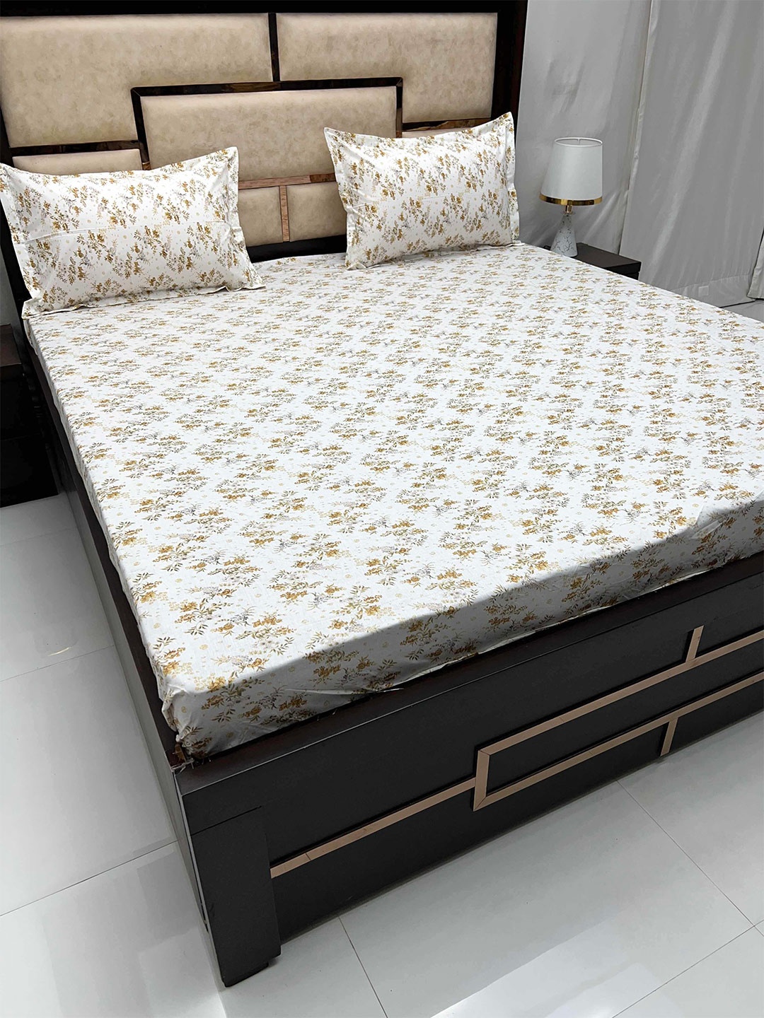 Pure Decor Cotton King Size Fitted Double Bed Bedsheet With 2 Pillow Covers 6 X 6.3 X 1 ft, Orange
Pure Decor Cotton King Size Fitted Double Bed Bedsheet With 2 Pillow Covers 6 X 6.3 X 1 ft, Orange