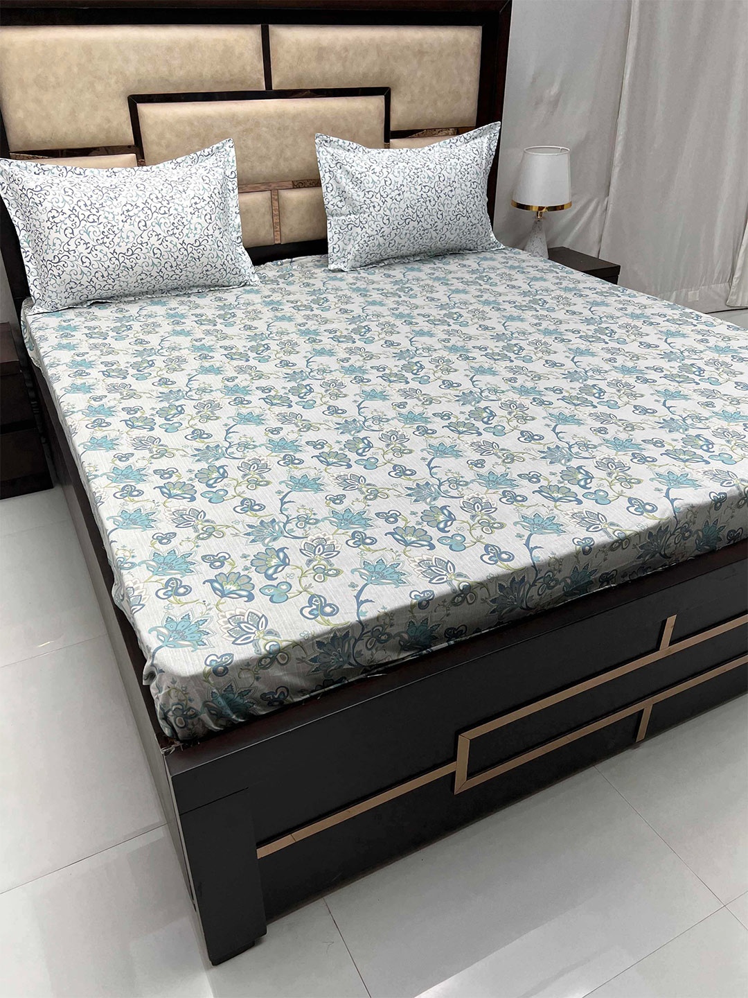 Pure Decor Grey & Green Pure Cotton 250 TC Super King Fitted Bedsheet & 2 Pillow Covers
Pure Decor Grey & Green Pure Cotton 250 TC Super King Fitted Bedsheet & 2 Pillow Covers