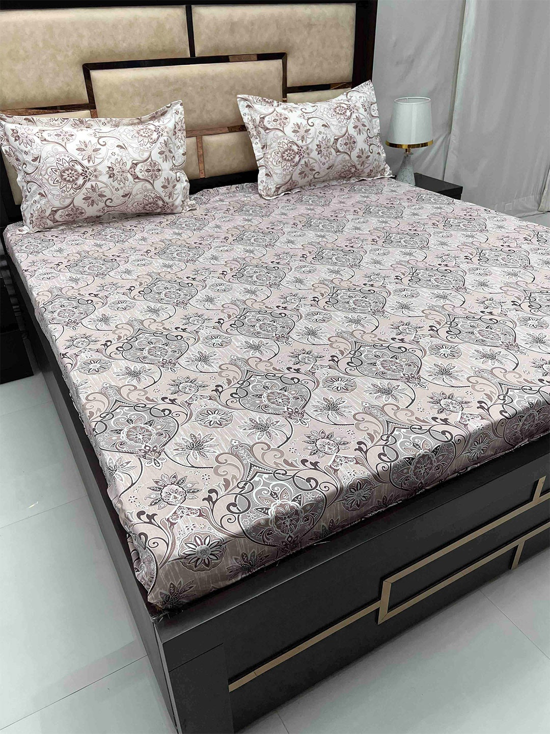 Pure Decor Sapphire Grey Floral Cotton Fitted 250 TC Super King Bedsheet & 2 Pillow Covers
Pure Decor Sapphire Grey Floral Cotton Fitted 250 TC Super King Bedsheet & 2 Pillow Covers