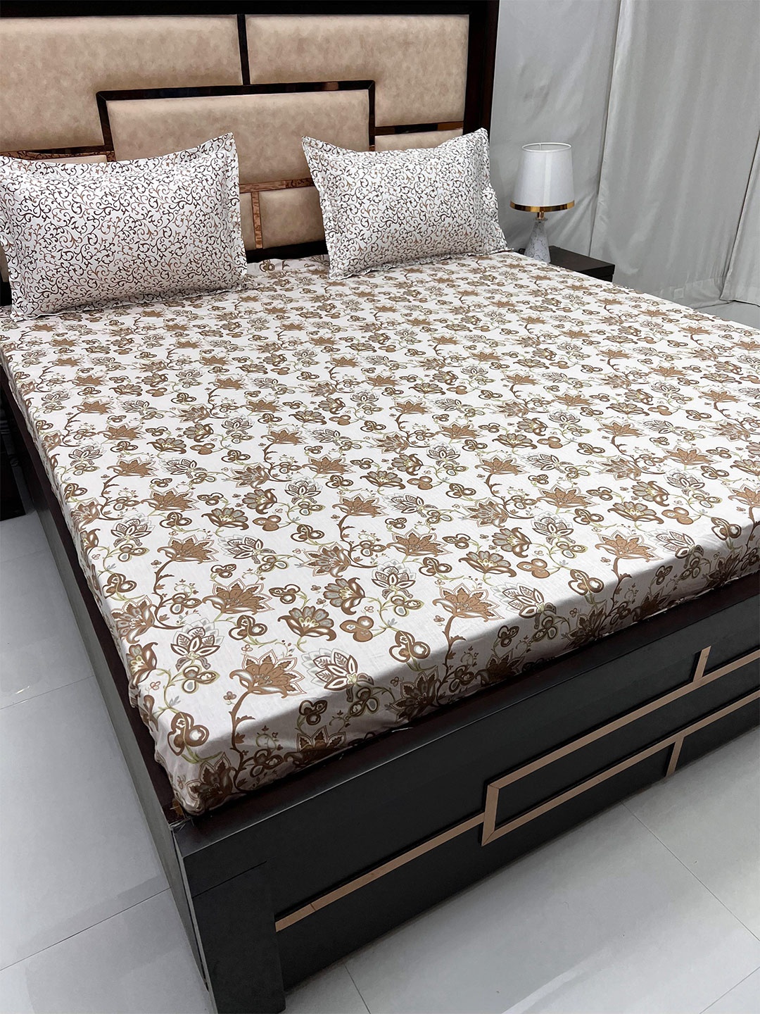 Pure Decor Sapphire Brown Floral Pure Cotton 250 TC Fitted King Bedsheet & Pillow Covers
Pure Decor Sapphire Brown Floral Pure Cotton 250 TC Fitted King Bedsheet & Pillow Covers