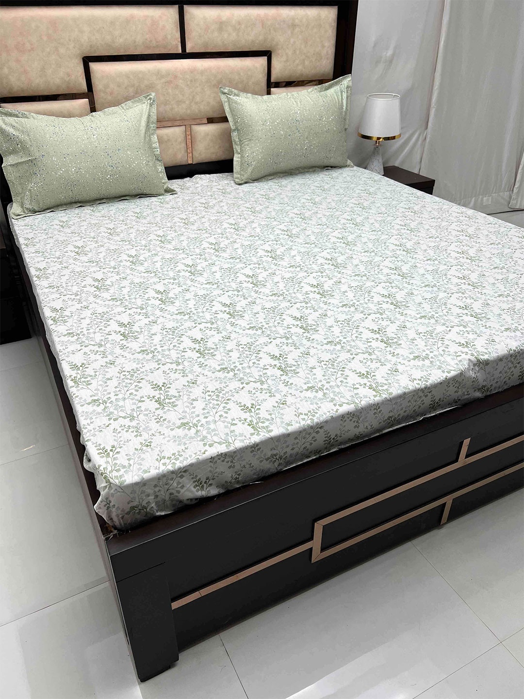 Pure Decor Sapphire Green Floral Pure Cotton 250 TC Fitted King Bedsheet & 2 Pillow Covers
Pure Decor Sapphire Green Floral Pure Cotton 250 TC Fitted King Bedsheet & 2 Pillow Covers