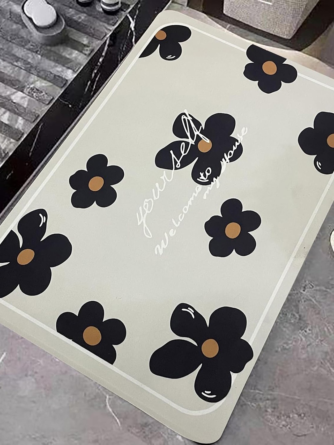 HOUSE OF QUIRK White & Black Floral Print Super-Absorbent Non-Slip Dry Bath Mat
HOUSE OF QUIRK White & Black Floral Print Super-Absorbent Non-Slip Dry Bath Mat