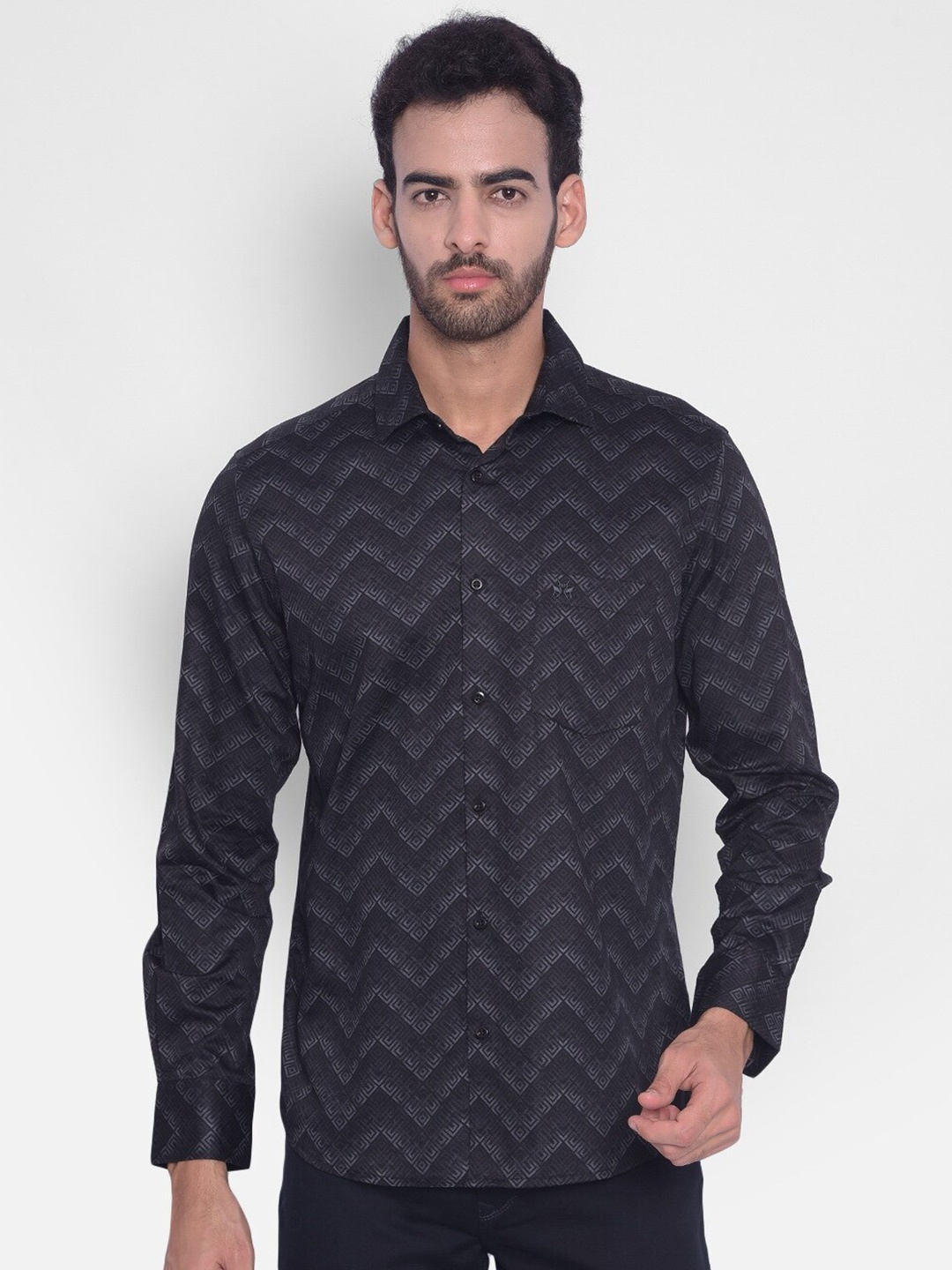 Crimsoune Club Slim Fit Chevron Printed Spread Collar Pure Cotton Casual Shirt, Black
Crimsoune Club Slim Fit Chevron Printed Spread Collar Pure Cotton Casual Shirt, Black