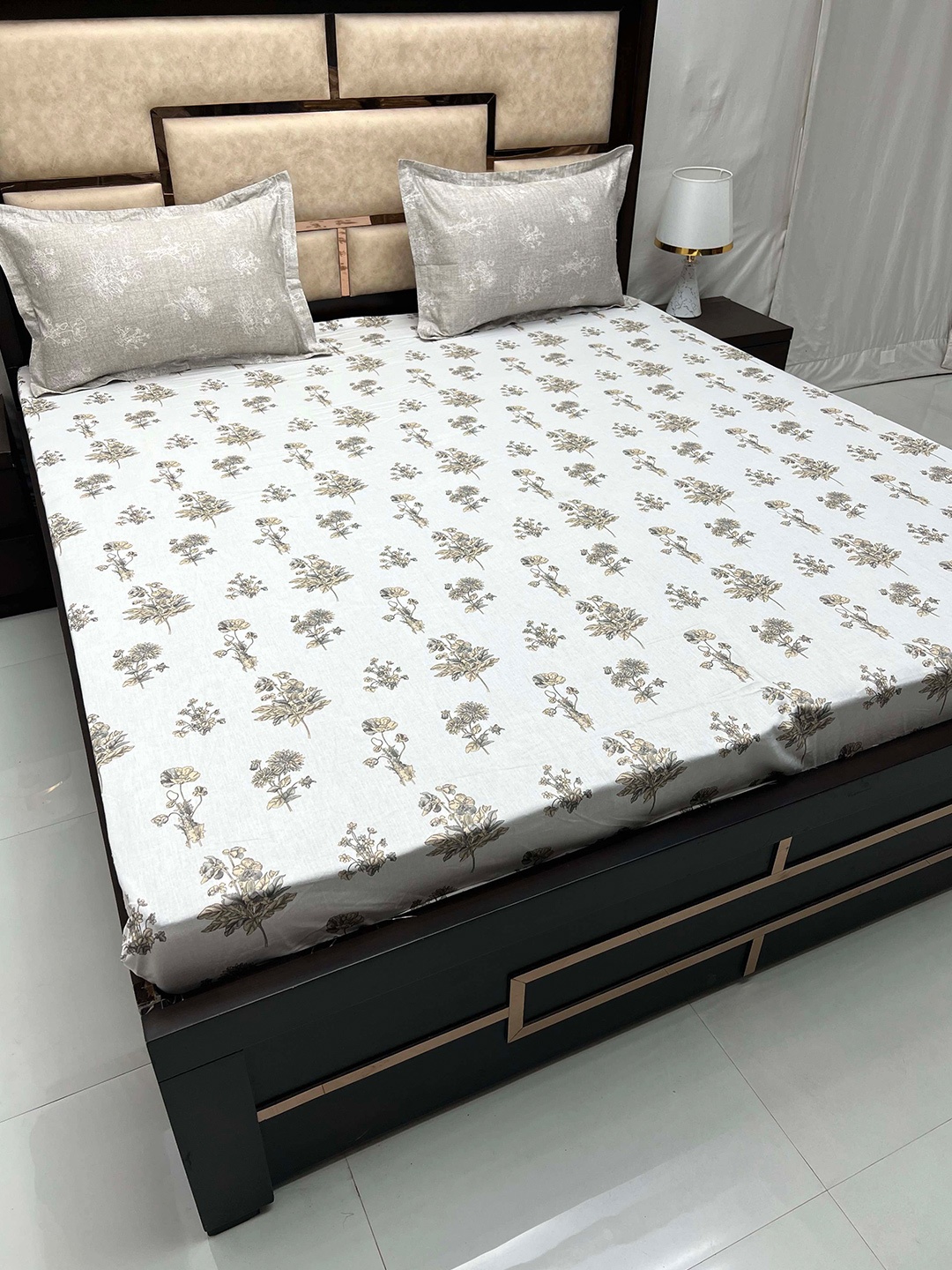 Pure Decor Sapphire Grey Floral Pure Cotton 240 TC Fitted King Bedsheet & 2 Pillow Covers
Pure Decor Sapphire Grey Floral Pure Cotton 240 TC Fitted King Bedsheet & 2 Pillow Covers
