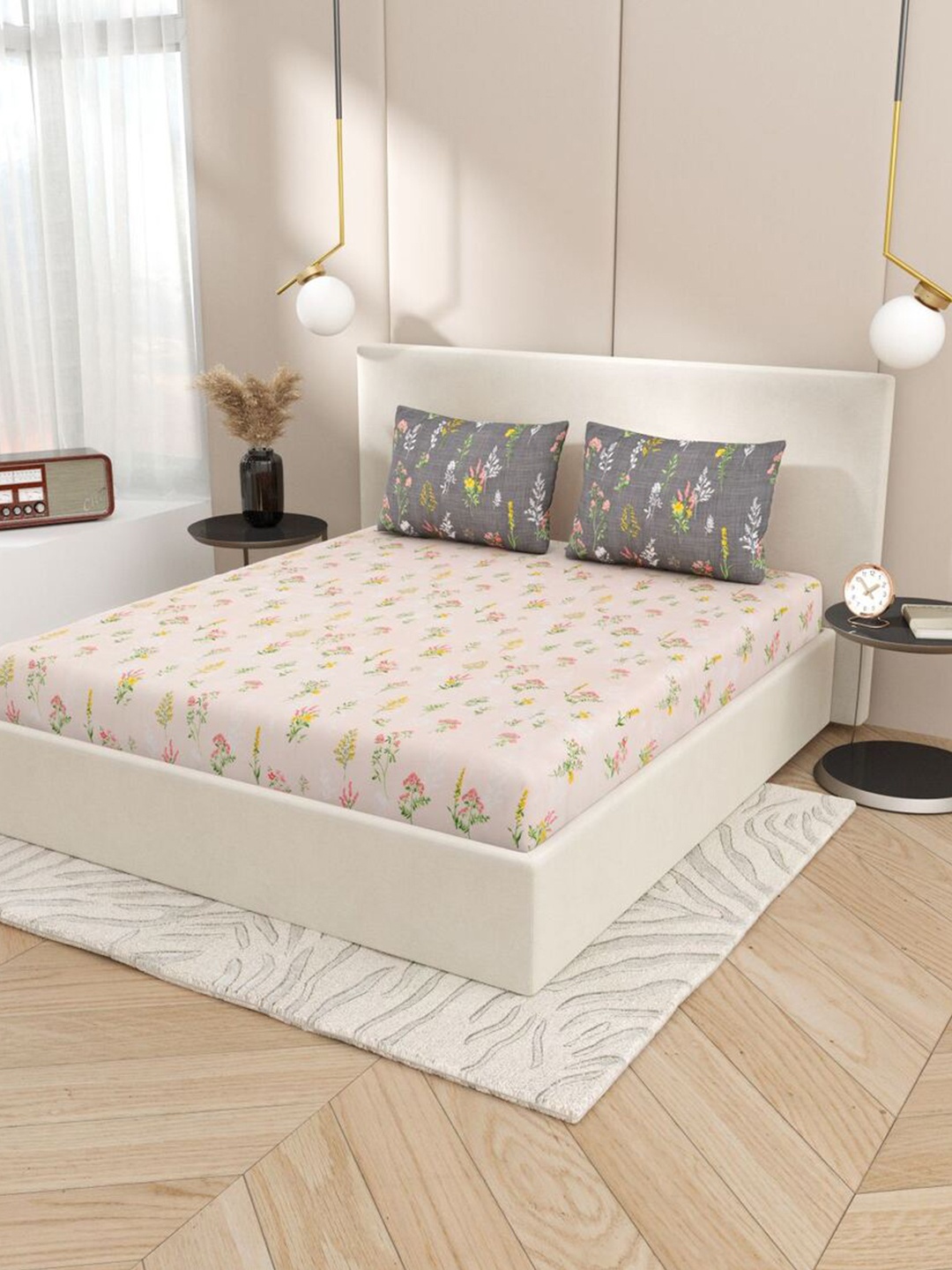 EasyGoods Atlanta Peach-Coloured & Green Floral 250 TC King Bedsheet With 2 Pillow Covers
EasyGoods Atlanta Peach-Coloured & Green Floral 250 TC King Bedsheet With 2 Pillow Covers