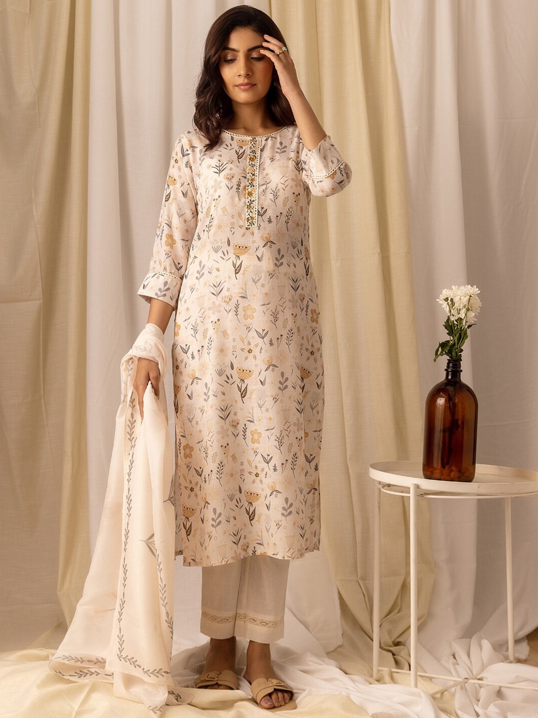 Sangria Floral Printed Sequinned Detailed Linen Straight Kurta With Trouser & Dupatta Set, Off white
Sangria Floral Printed Sequinned Detailed Linen Straight Kurta With Trouser & Dupatta Set, Off white