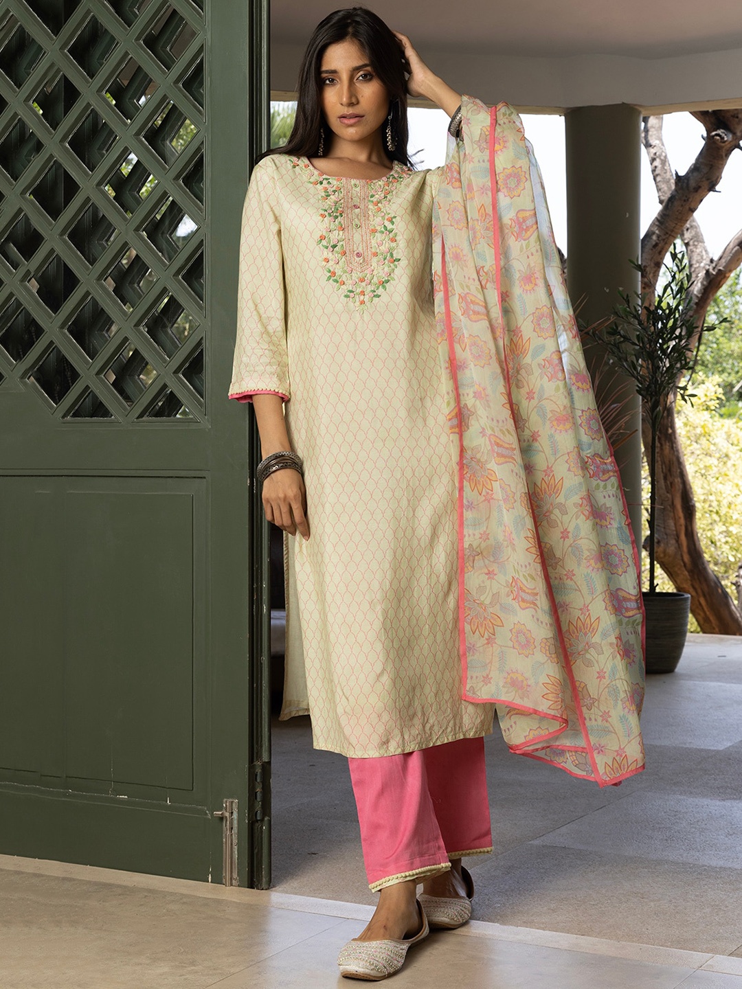 Sangria Printed & Embroidered Straight Kurta With Trouser & Dupatta Set, Beige
Sangria Printed & Embroidered Straight Kurta With Trouser & Dupatta Set, Beige