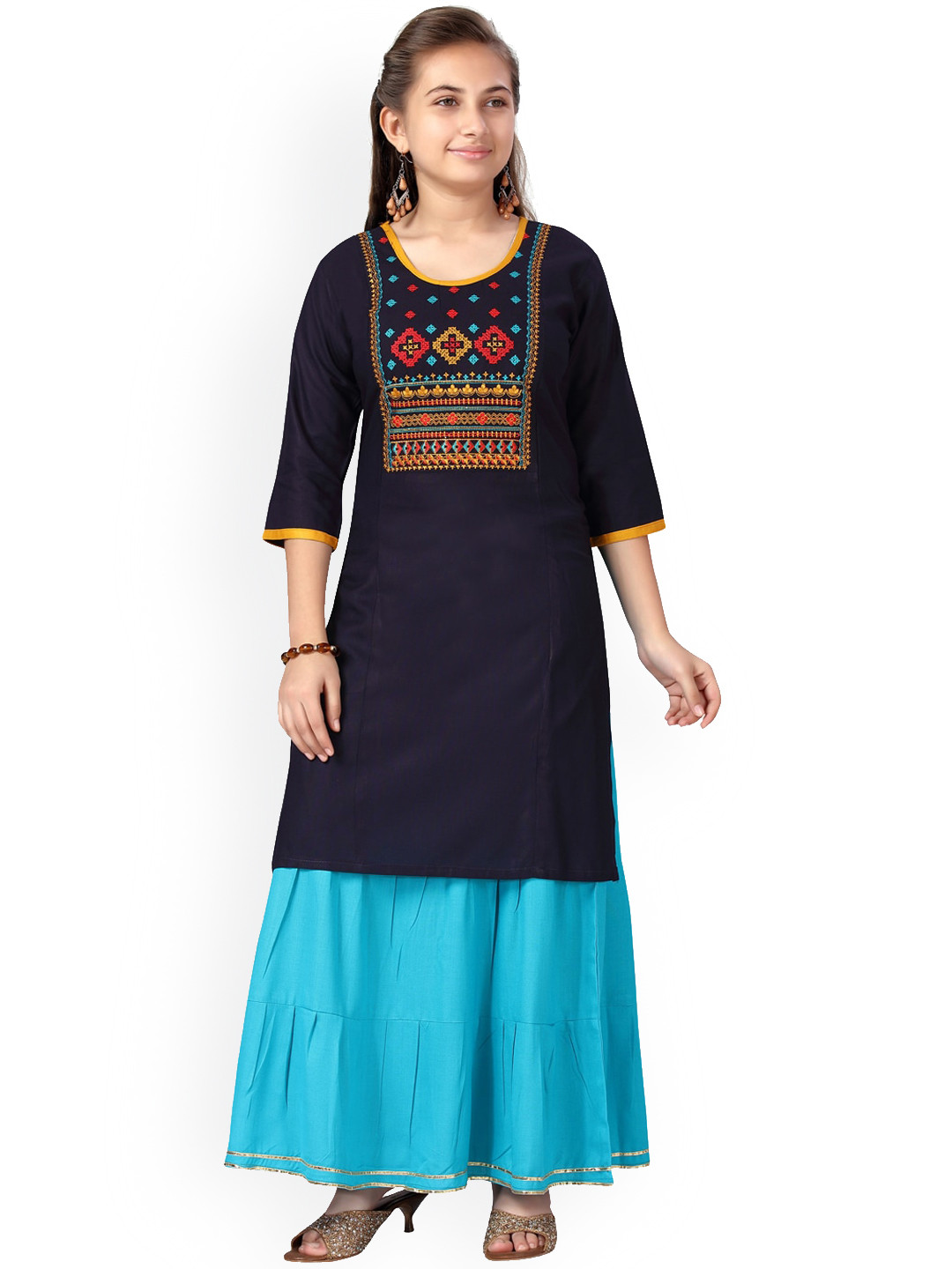 BAESD Girls Ethnic Motifs Yoke Design Regular Thread Work Pure Cotton Kurta with Skirt, Navy blue
BAESD Girls Ethnic Motifs Yoke Design Regular Thread Work Pure Cotton Kurta with Skirt, Navy blue