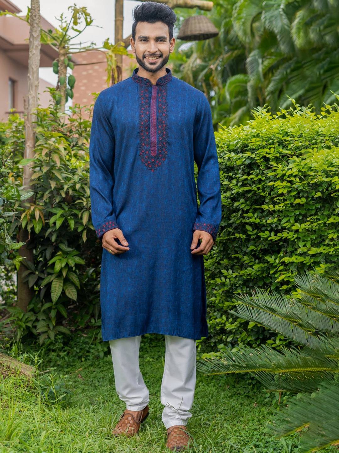 HU - Handcrafted Uniquely Geometric Woven Design Thread Work Dobby Straight Kurta, Navy blue
HU - Handcrafted Uniquely Geometric Woven Design Thread Work Dobby Straight Kurta, Navy blue