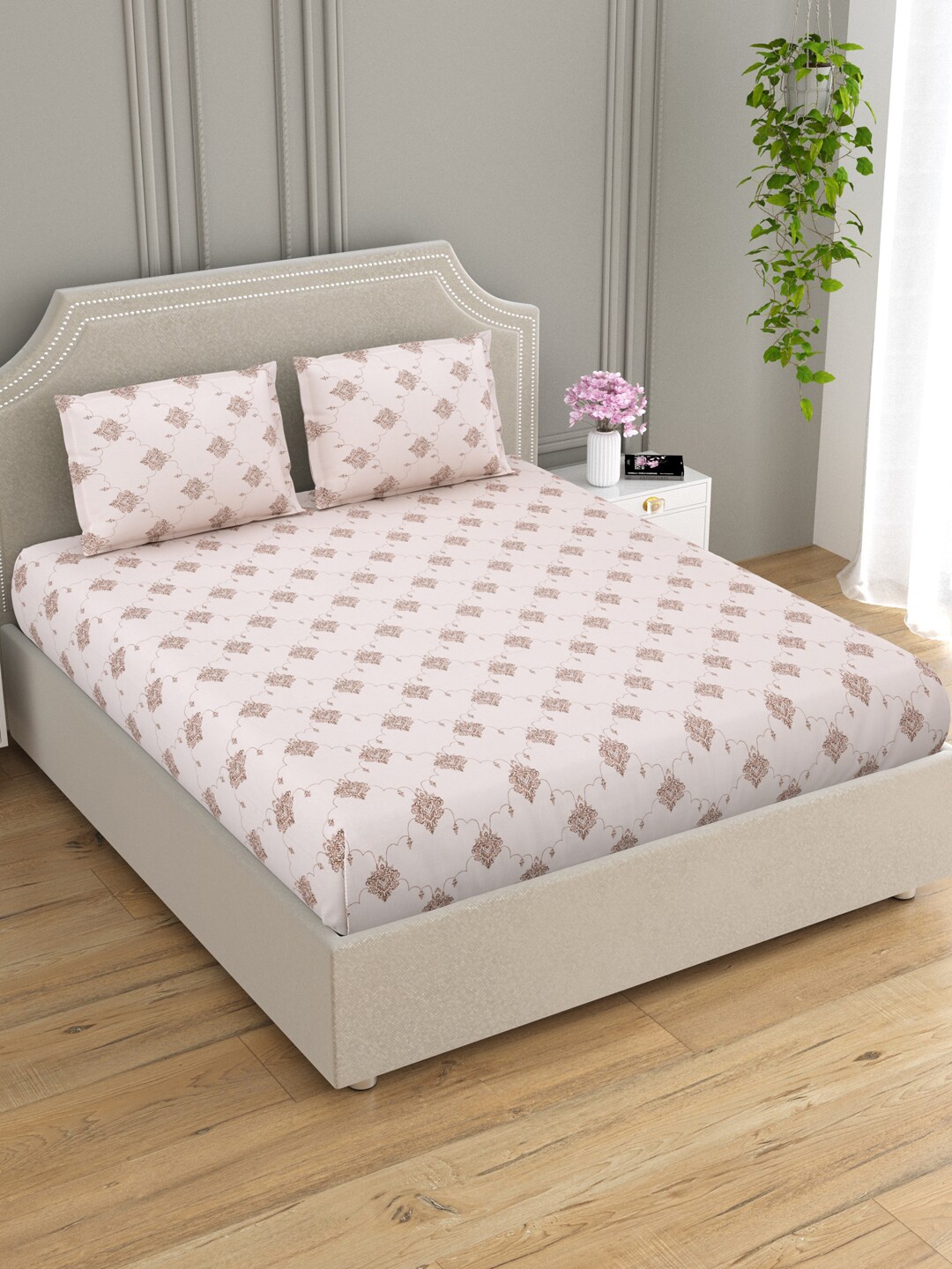 EverHOME Pink & Brown Ethnic Motifs Cotton 300 TC Super King Bedsheet with 2 Pillow Covers
EverHOME Pink & Brown Ethnic Motifs Cotton 300 TC Super King Bedsheet with 2 Pillow Covers