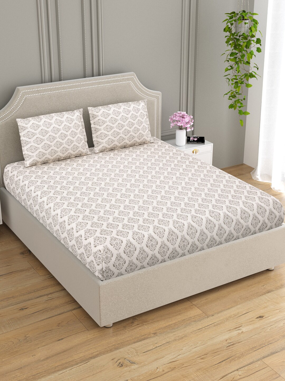 EverHOME Beige & Grey Ethnic Motifs Cotton 300 TC Super King Bedsheet with 2 Pillow Covers
EverHOME Beige & Grey Ethnic Motifs Cotton 300 TC Super King Bedsheet with 2 Pillow Covers