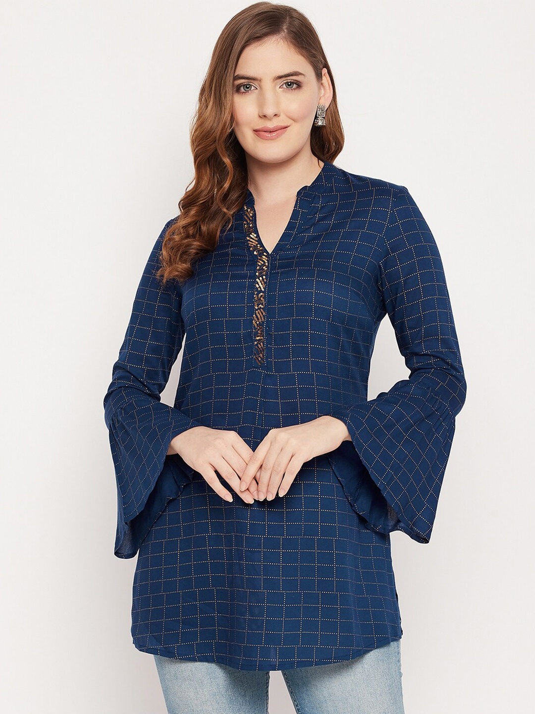 Nuwah Blue Ethnic Motifs Embellished Flared Sleeves Sequinned Handloom Sequinned Kurti
Nuwah Blue Ethnic Motifs Embellished Flared Sleeves Sequinned Handloom Sequinned Kurti
