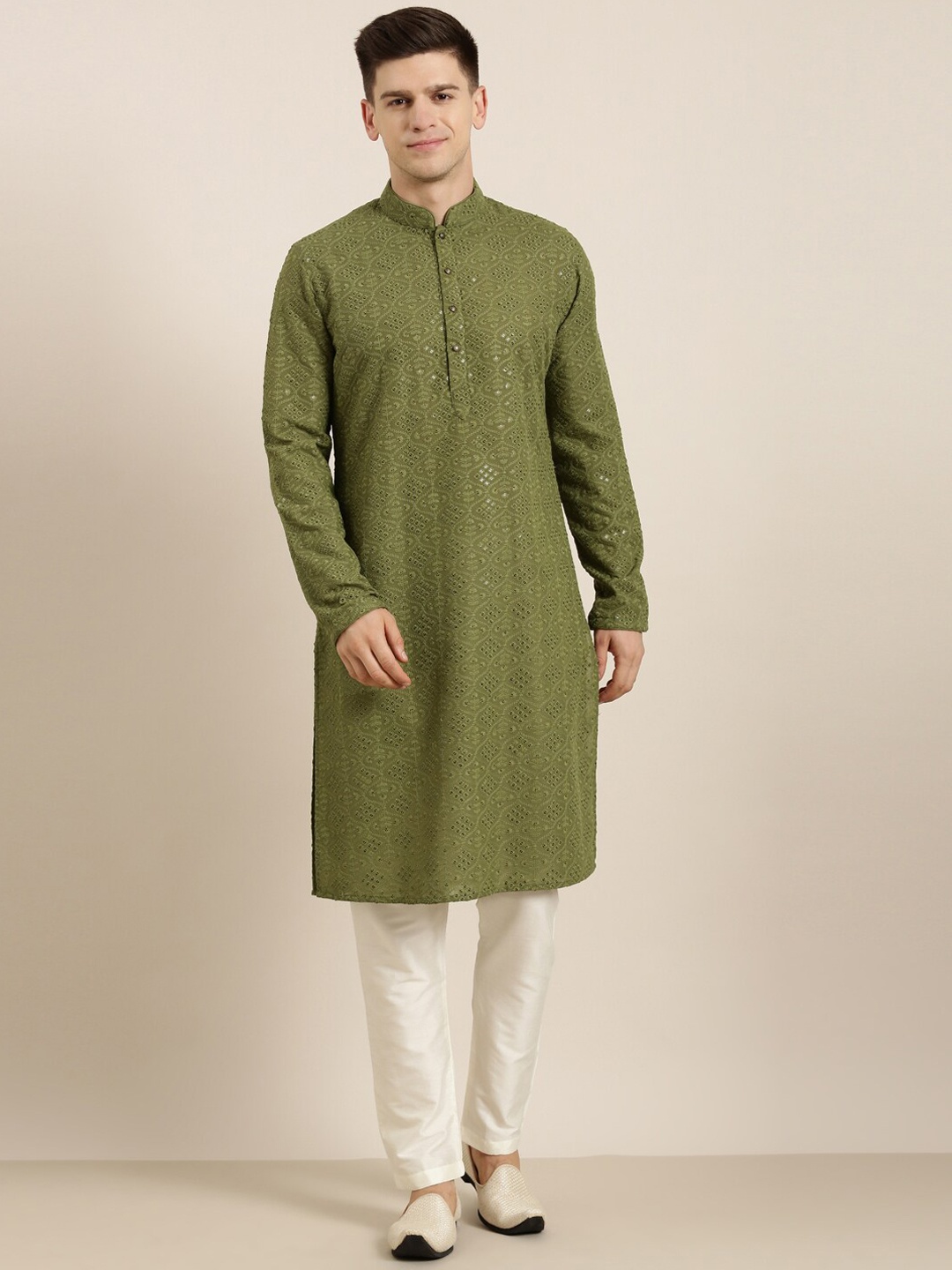 TheEthnic.Co Embroidered Sequinned Mandarin Collar Pure Cotton Chikankari Kurta, Green
TheEthnic.Co Embroidered Sequinned Mandarin Collar Pure Cotton Chikankari Kurta, Green