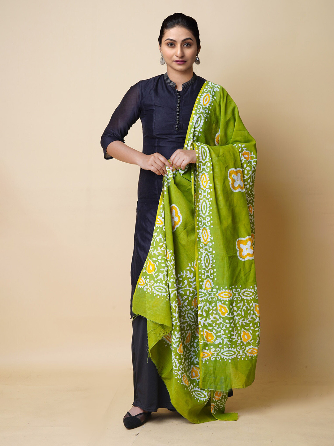 Unnati Silks Batik Printed Pure Cotton Dupatta, Green 
Unnati Silks Batik Printed Pure Cotton Dupatta, Green