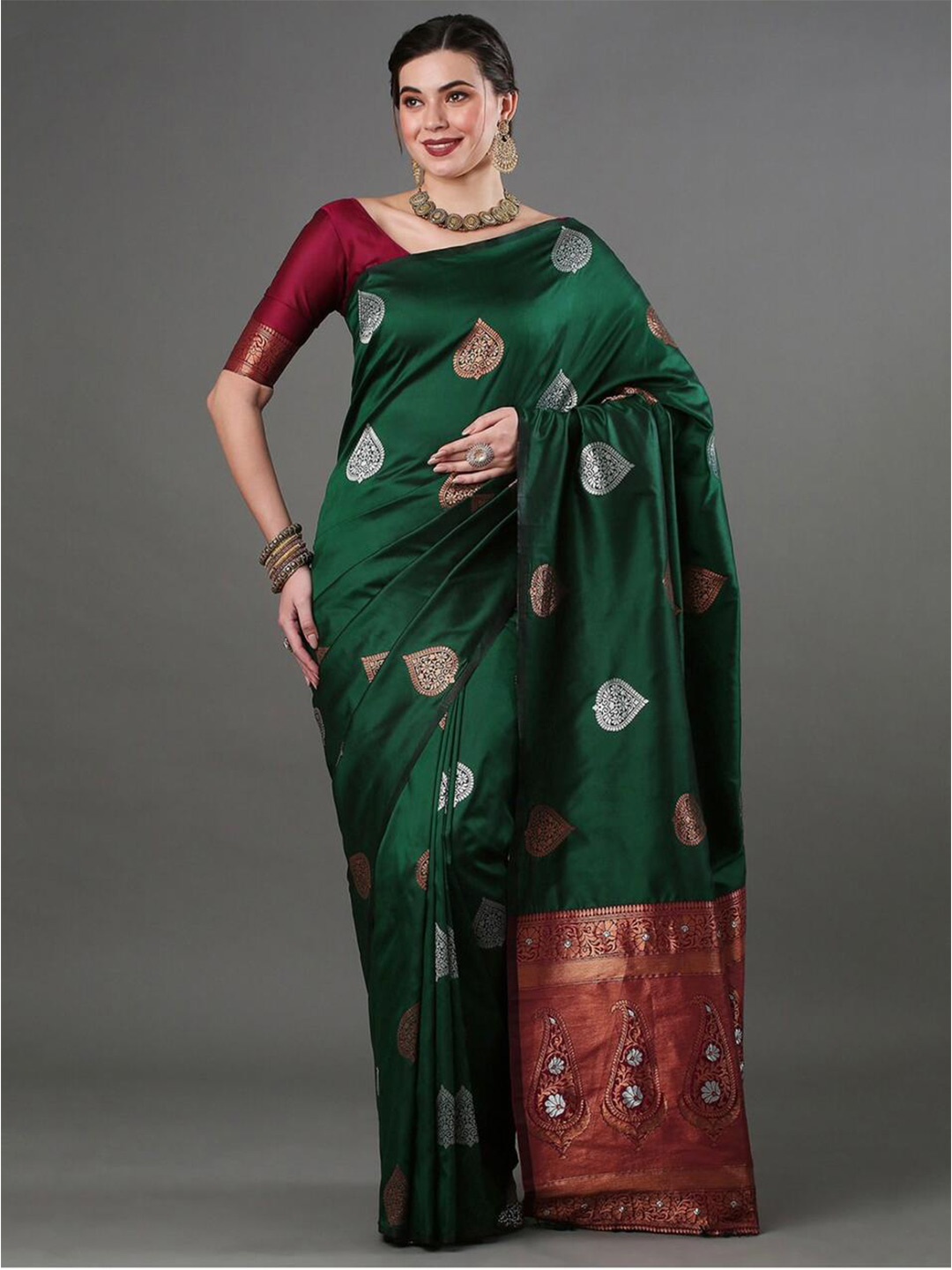 SHIJILA Woven Design Zari Kanjeevaram Saree, Green