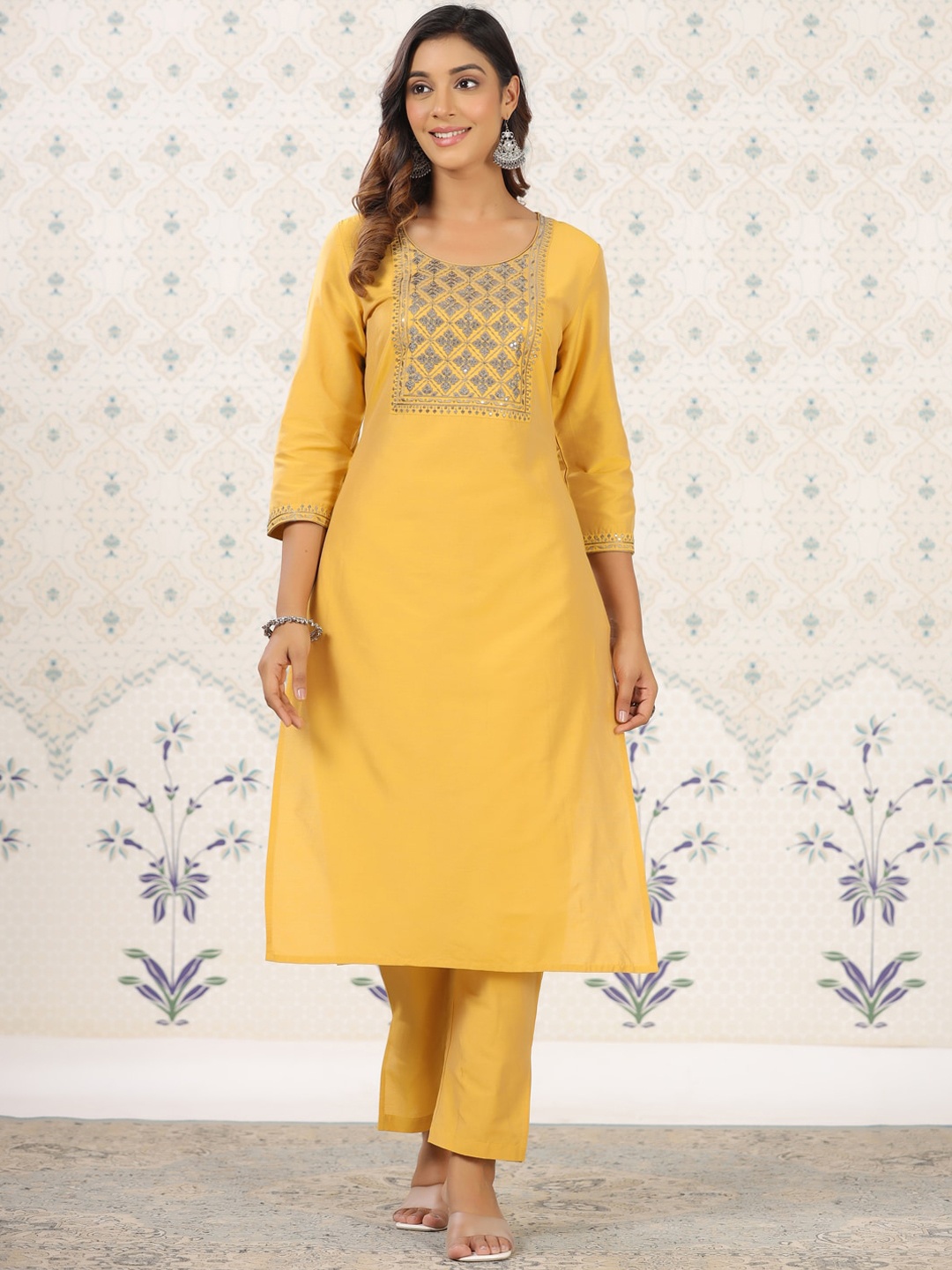Ode by House of Pataudi Yellow Floral Yoke Design Round Neck Sequinned Straight Kurta
Ode by House of Pataudi Yellow Floral Yoke Design Round Neck Sequinned Straight Kurta