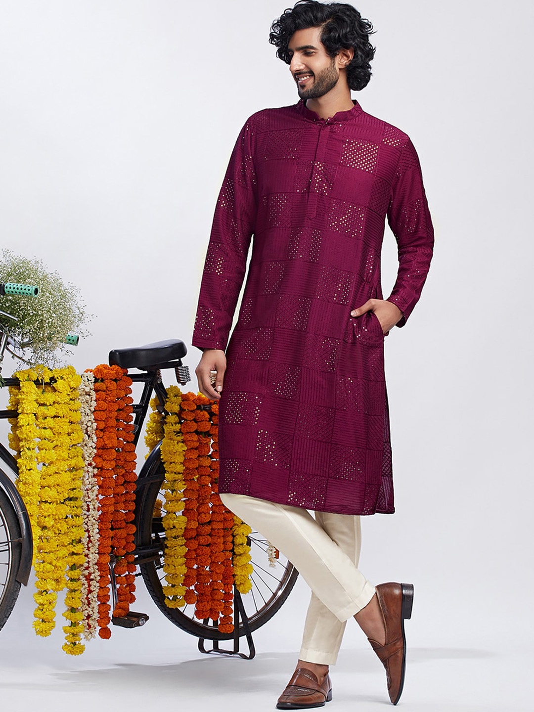 KISAH Ethnic Motifs Embroidered Mandarin Collar Sequinned Straight Kurta With Trousers Set, Burgundy
KISAH Ethnic Motifs Embroidered Mandarin Collar Sequinned Straight Kurta With Trousers Set, Burgundy