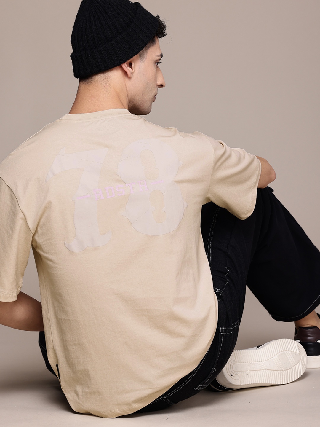 The Roadster Life Co. Pure Cotton Varsity Printed Drop-Shoulder Sleeves T-shirt, Beige
The Roadster Life Co. Pure Cotton Varsity Printed Drop-Shoulder Sleeves T-shirt, Beige