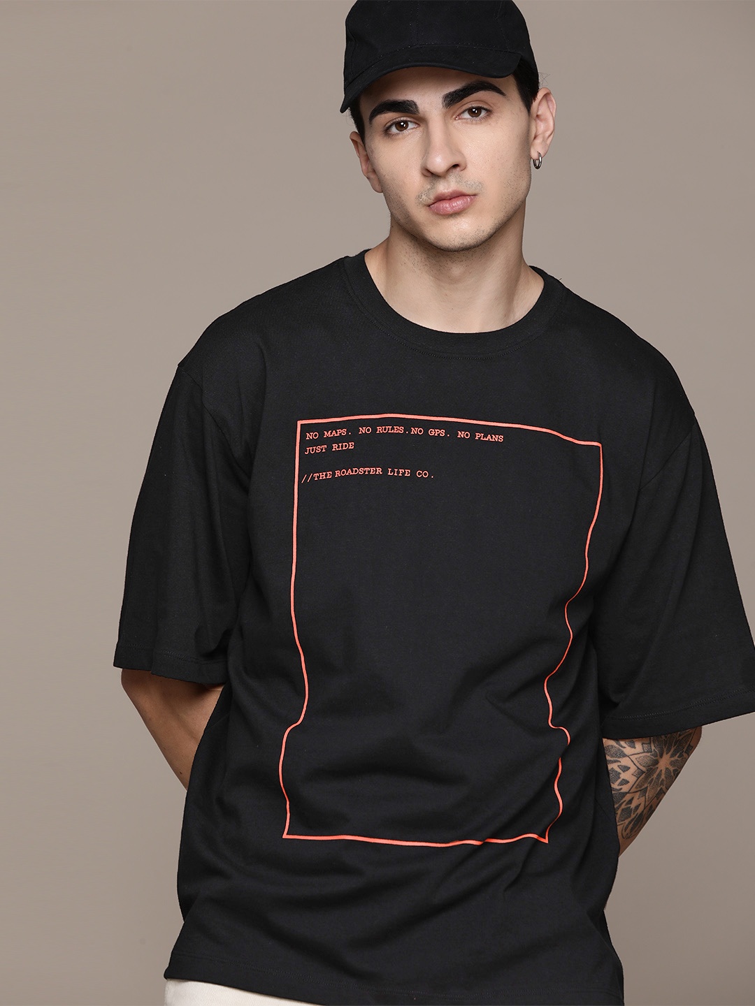 The Roadster Lifestyle Co. Printed Drop-Shoulder Sleeves Pure Cotton Oversized T-shirt, Black
The Roadster Lifestyle Co. Printed Drop-Shoulder Sleeves Pure Cotton Oversized T-shirt, Black