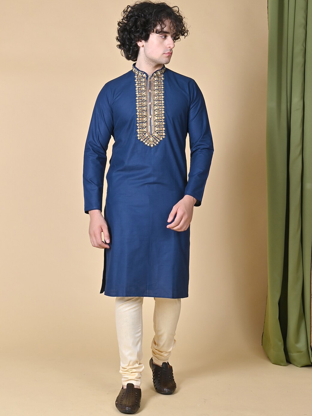 MAAHI FABS Floral Yoke Design Mandarin Collar Thread Work Brasso Weave Straight Kurta, Navy blue
MAAHI FABS Floral Yoke Design Mandarin Collar Thread Work Brasso Weave Straight Kurta, Navy blue