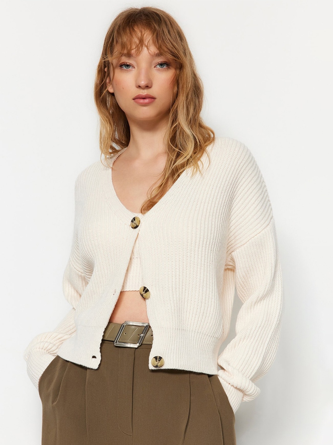 Trendyol Ribbed V-Neck Long Sleeve Crop Button Detail Acrylic Cardigan Sweaters, Cream
Trendyol Ribbed V-Neck Long Sleeve Crop Button Detail Acrylic Cardigan Sweaters, Cream