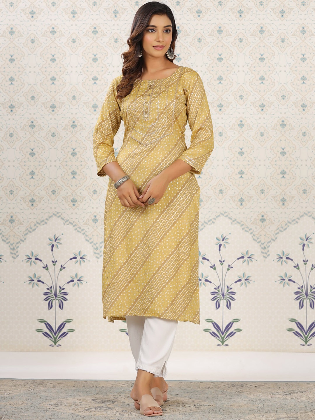 Ode by House of Pataudi Ethnic Motifs Printed Gotta Patti Straight Kurta, Yellow
Ode by House of Pataudi Ethnic Motifs Printed Gotta Patti Straight Kurta, Yellow