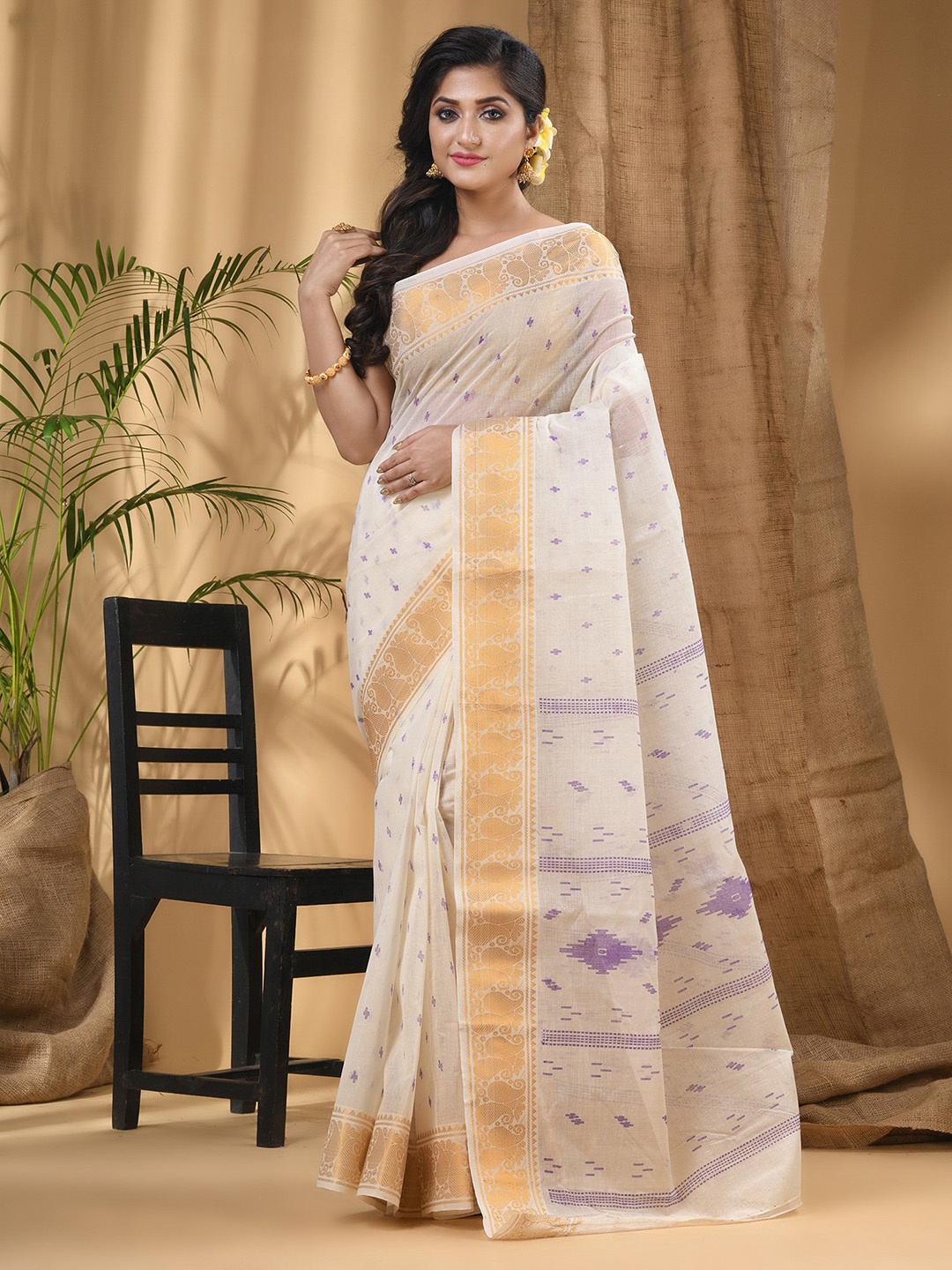 DESH BIDESH Ethnic Motifs Woven Design Zari Pure Cotton Block Print Saree, White
DESH BIDESH Ethnic Motifs Woven Design Zari Pure Cotton Block Print Saree, White