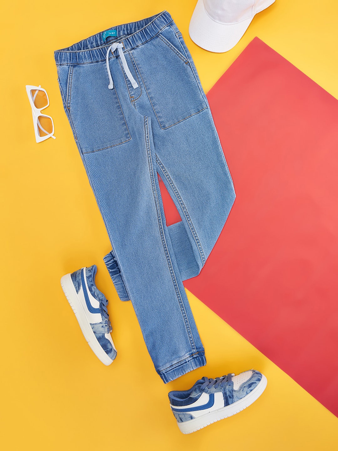 YU by Pantaloons Boys Slim Fit Mid-Rise Light Shade Clean Look Stretchable Jeans, Blue
YU by Pantaloons Boys Slim Fit Mid-Rise Light Shade Clean Look Stretchable Jeans, Blue