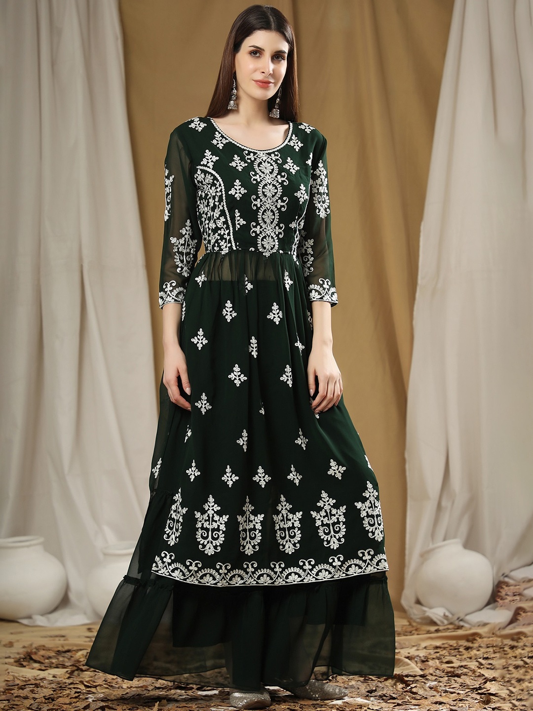BLACK SCISSOR Ethnic Motifs Embroidered Regular Thread Work Kurta with Palazzos, Green
BLACK SCISSOR Ethnic Motifs Embroidered Regular Thread Work Kurta with Palazzos, Green