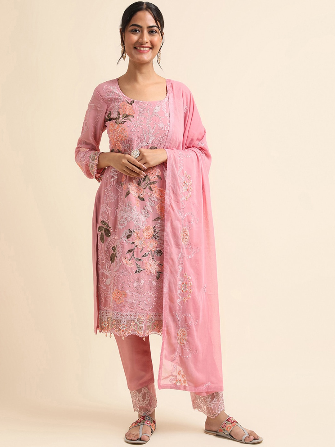 ODETTE Floral Embroidered Round Neck Beads and Stones Kurta With Trousers With Dupatta, Pink
ODETTE Floral Embroidered Round Neck Beads and Stones Kurta With Trousers With Dupatta, Pink