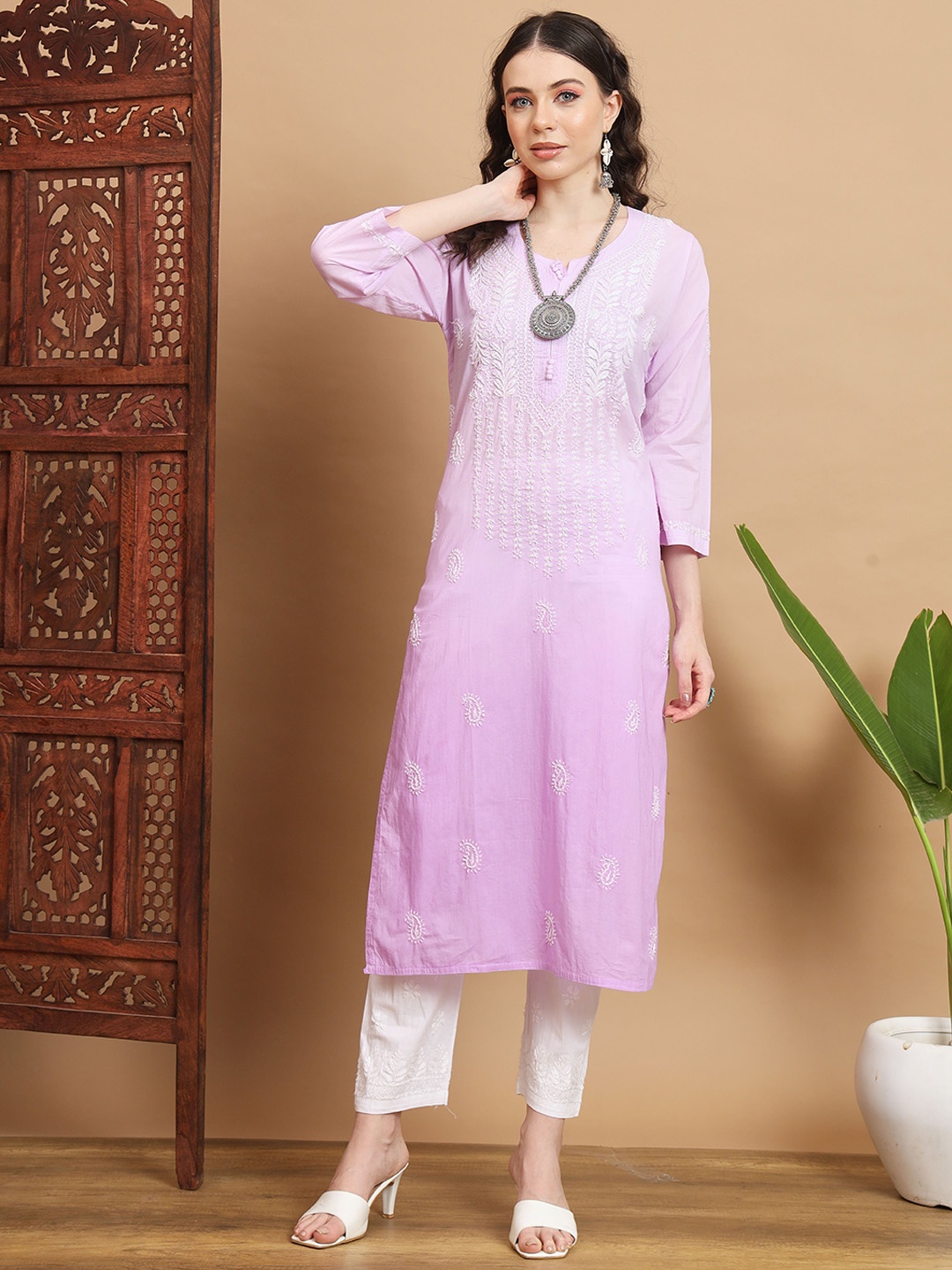 Ethnava Ethnic Motifs Embroidered Round Neck Thread Work Cotton Straight Kurta, Purple
Ethnava Ethnic Motifs Embroidered Round Neck Thread Work Cotton Straight Kurta, Purple