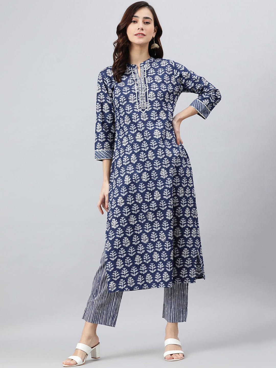 Janasya Ethnic Motifs Printed Mandarin Collar Gotta Patti Pure Cotton Kurta With Trousers, Blue
Janasya Ethnic Motifs Printed Mandarin Collar Gotta Patti Pure Cotton Kurta With Trousers, Blue