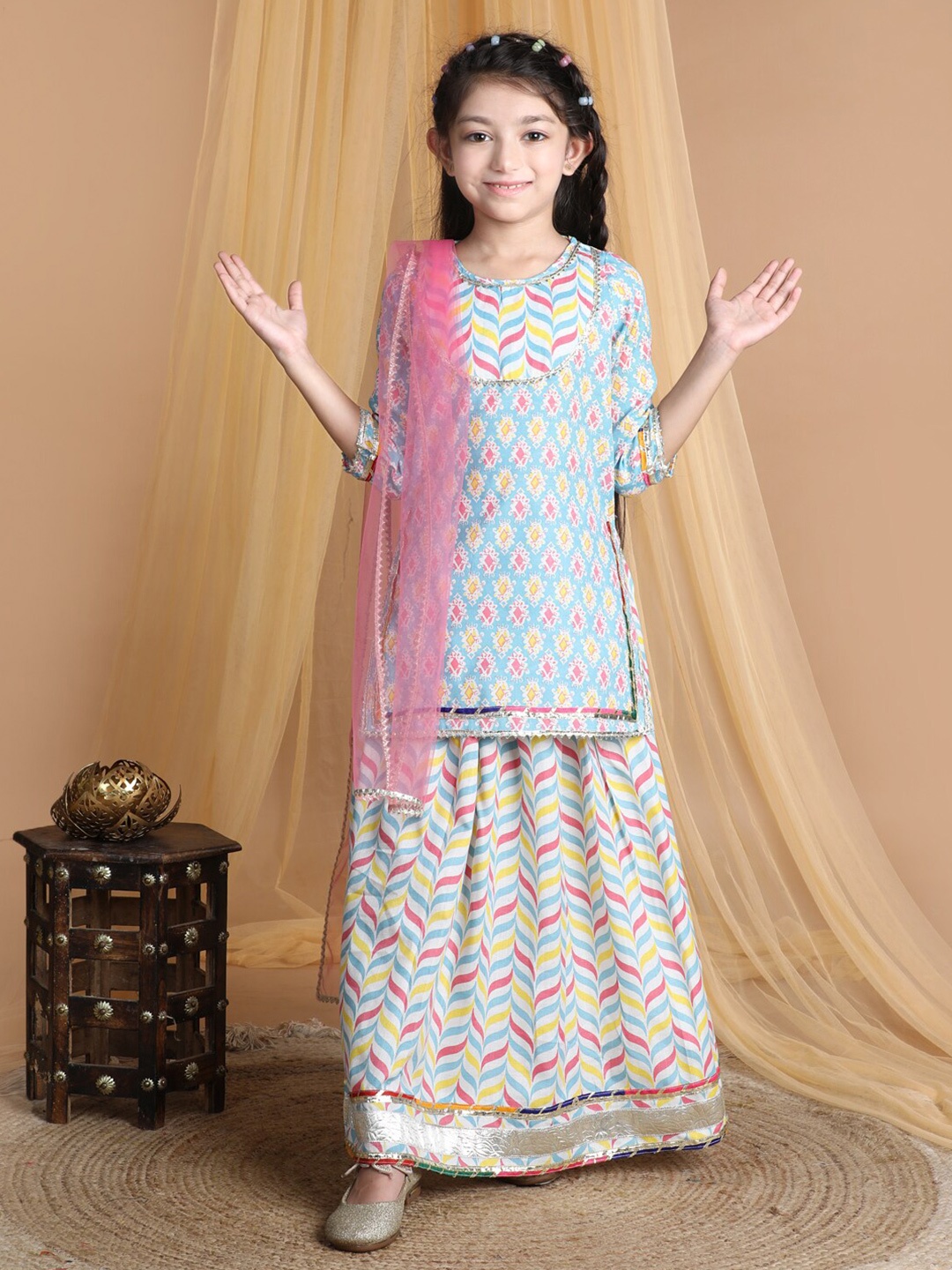 Cutiekins Girls Ethnic Motifs Printed Ready to Wear Lehenga & Blouse With Dupatta, Blue
Cutiekins Girls Ethnic Motifs Printed Ready to Wear Lehenga & Blouse With Dupatta, Blue