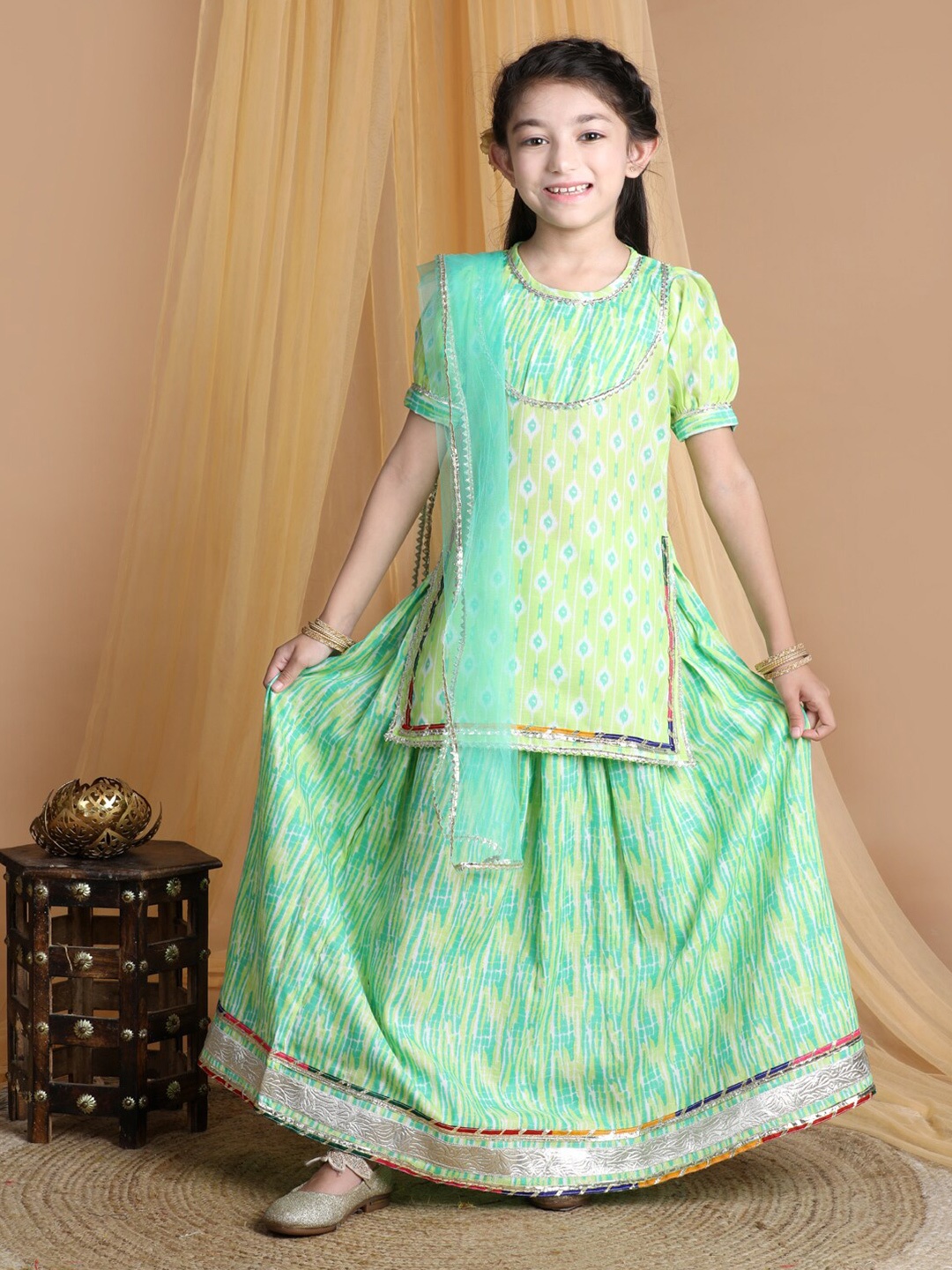 Cutiekins Girls Ethnic Motifs Printed Ready to Wear Lehenga & Blouse With Dupatta, Lime green
Cutiekins Girls Ethnic Motifs Printed Ready to Wear Lehenga & Blouse With Dupatta, Lime green