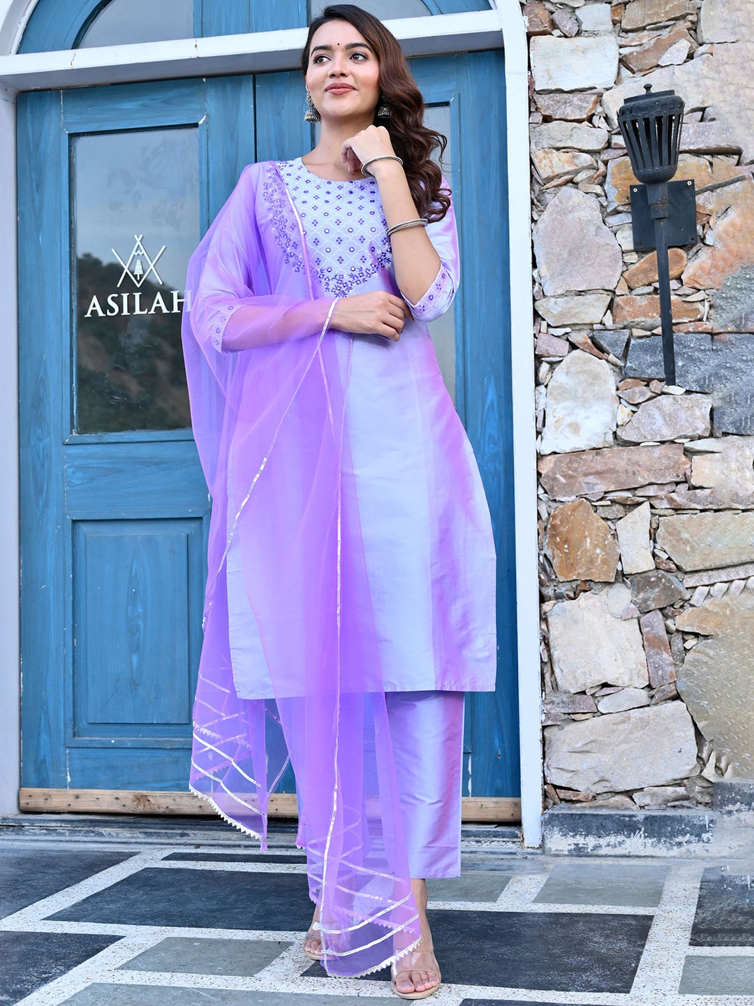 V TRADITION Ethnic Motifs Yoke Design Mirror Work Kurta With Trousers & Dupatta, Purple
V TRADITION Ethnic Motifs Yoke Design Mirror Work Kurta With Trousers & Dupatta, Purple