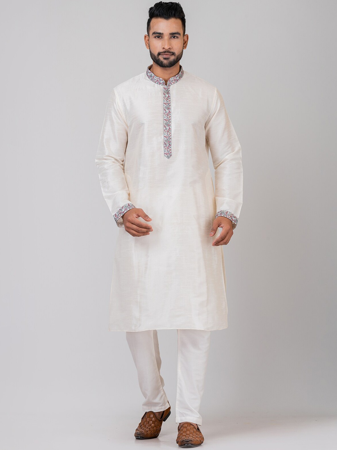 HU - Handcrafted Uniquely Mandarin Collar Regular Straight Kurta with Pyjamas, Off white
HU - Handcrafted Uniquely Mandarin Collar Regular Straight Kurta with Pyjamas, Off white