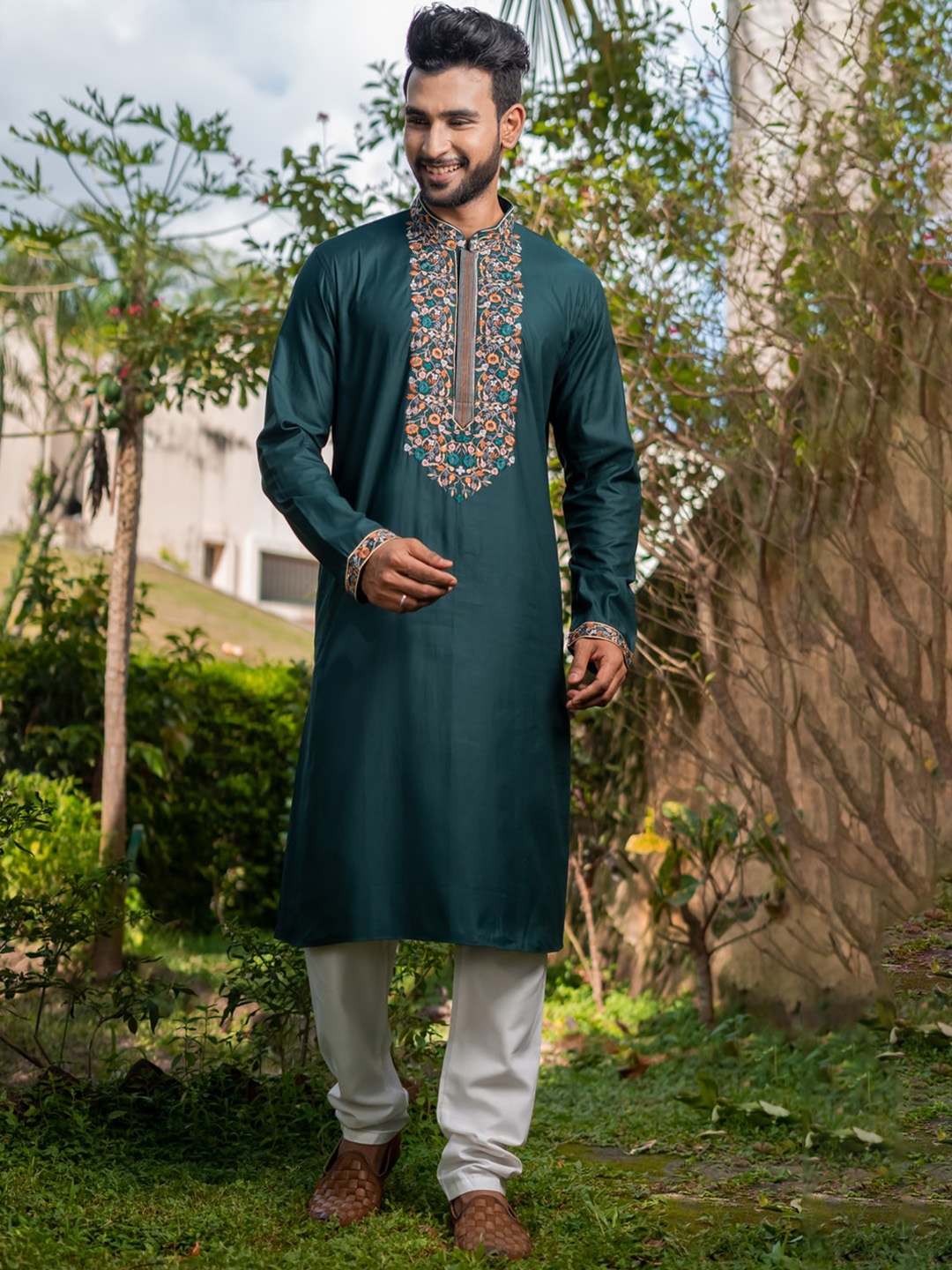 HU - Handcrafted Uniquely Floral Embroidered Regular Straight Kurta with Churidar, Green
HU - Handcrafted Uniquely Floral Embroidered Regular Straight Kurta with Churidar, Green