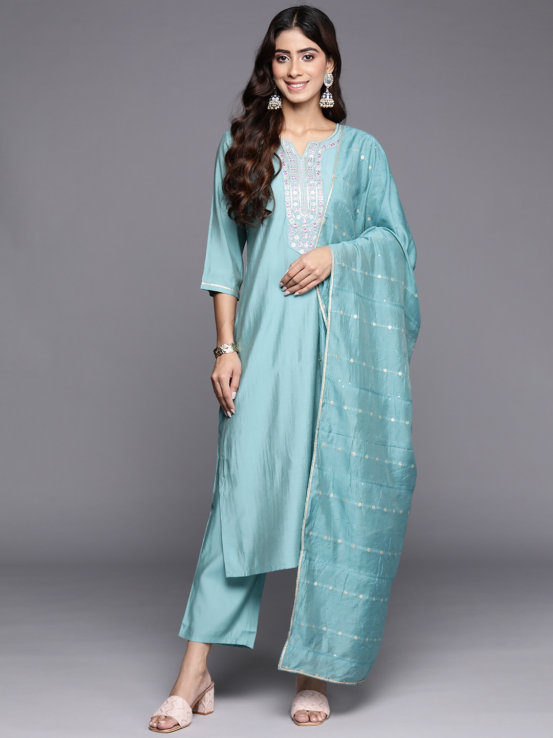 Libas Women Floral Embroidered Regular Sequinned Kurta with Trousers With Dupatta, Blue
Libas Women Floral Embroidered Regular Sequinned Kurta with Trousers With Dupatta, Blue