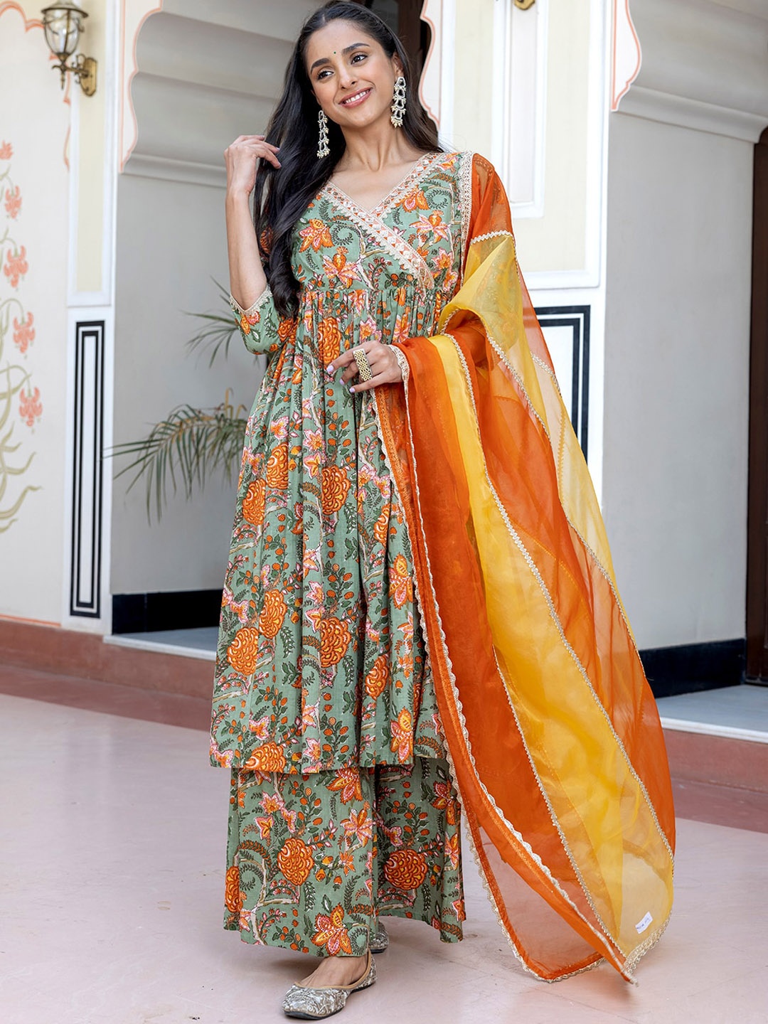 Janasya Women Green Floral Printed Empire Gotta Patti Pure Cotton Kurta with Palazzos & With Dupatta
Janasya Women Green Floral Printed Empire Gotta Patti Pure Cotton Kurta with Palazzos & With Dupatta