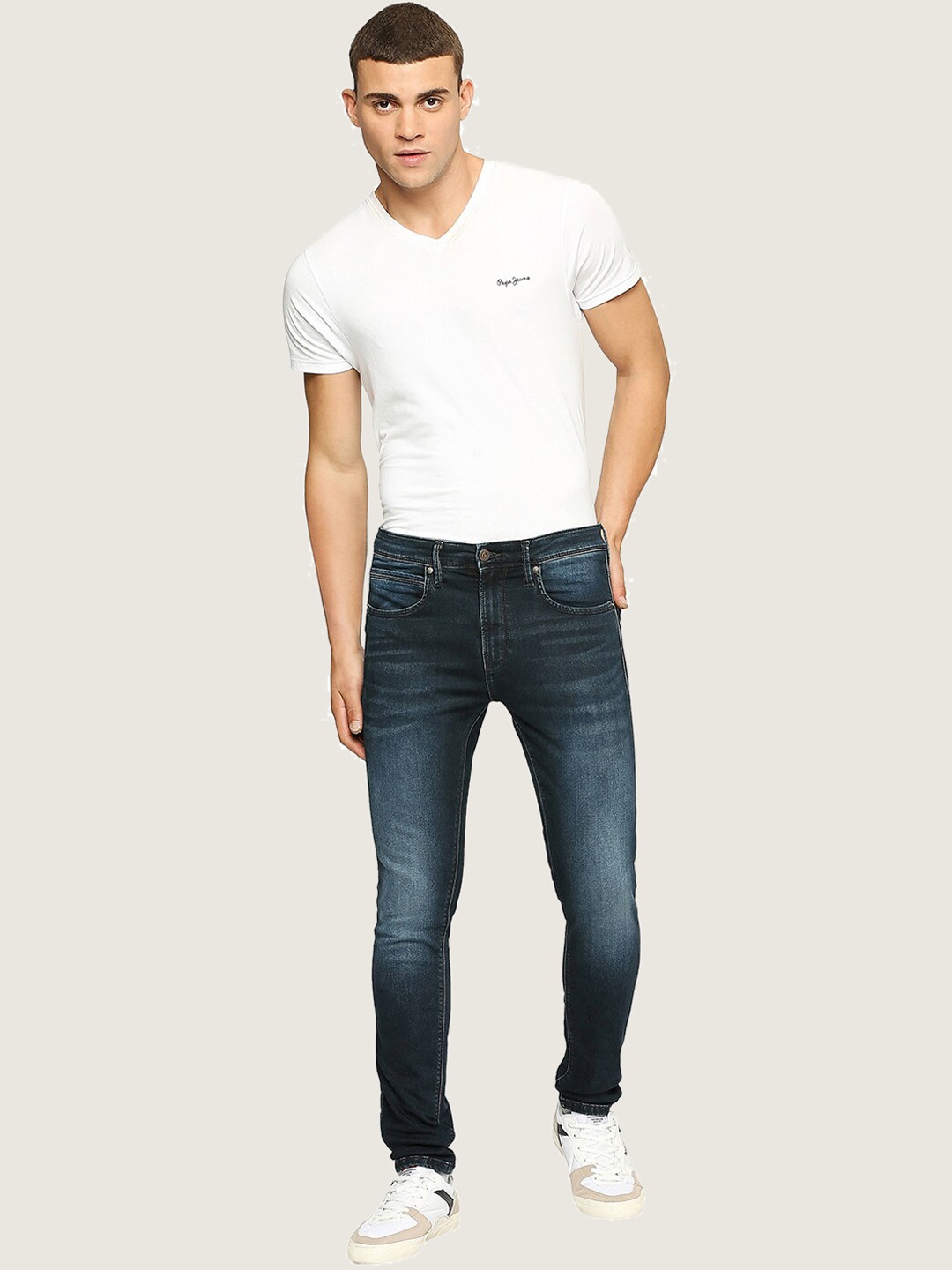 Pepe Jeans Men Skinny Fit Mid-Rise Clean Look Light Fade Whiskers Stretchable Jeans, Blue
Pepe Jeans Men Skinny Fit Mid-Rise Clean Look Light Fade Whiskers Stretchable Jeans, Blue