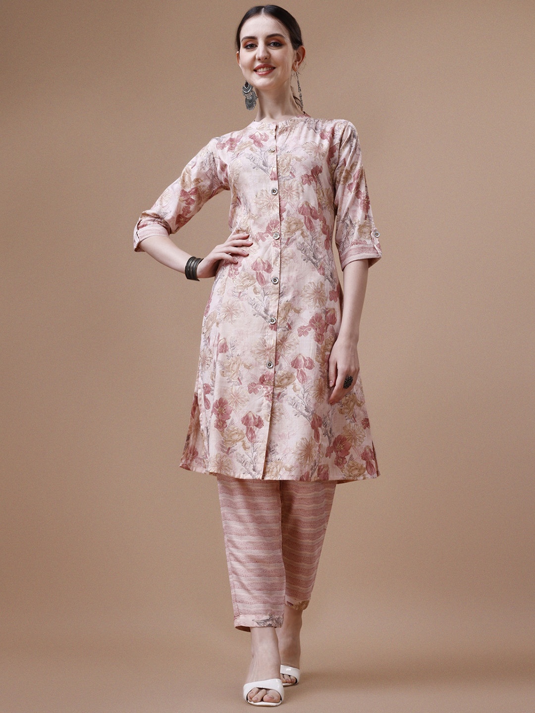 Vaidehi Fashion Floral Printed Roll-Up Sleeves Mandarin Collar Kurta with Trousers, Peach
Vaidehi Fashion Floral Printed Roll-Up Sleeves Mandarin Collar Kurta with Trousers, Peach