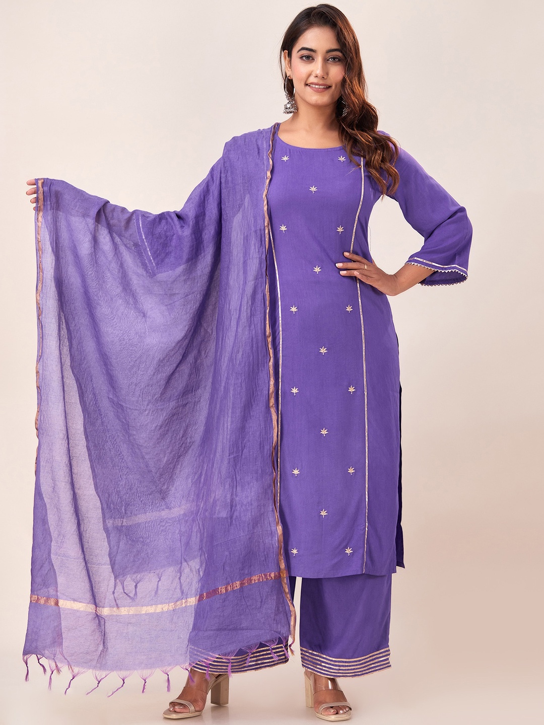 HERE&NOW Purple Floral Embroidered Regular Thread Work Kurta with Palazzos & Dupatta
HERE&NOW Purple Floral Embroidered Regular Thread Work Kurta with Palazzos & Dupatta
