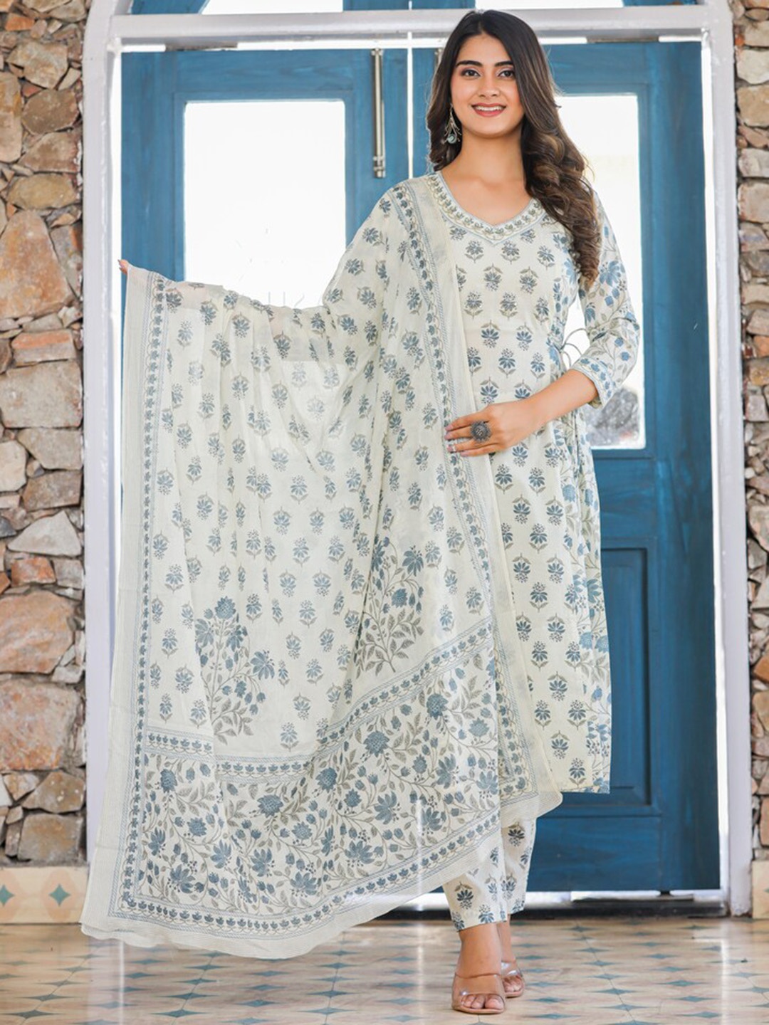 Jaipuri Adaah Floral Printed Beads and Stones Pure Cotton Kurta & Trousers With Dupatta, White
Jaipuri Adaah Floral Printed Beads and Stones Pure Cotton Kurta & Trousers With Dupatta, White