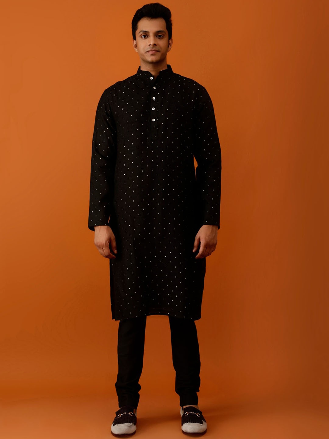 Streaks & Crosses Woven Design Mandarin Collar Regular Kurta with Churidar, Black
Streaks & Crosses Woven Design Mandarin Collar Regular Kurta with Churidar, Black