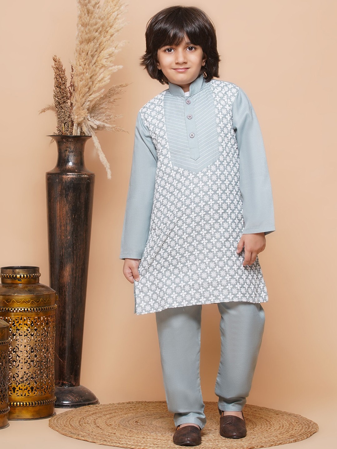 Aj DEZInES Boys Ethnic Motifs Embroidered Thread Work Pure Cotton Kurta With Trousers, Grey
Aj DEZInES Boys Ethnic Motifs Embroidered Thread Work Pure Cotton Kurta With Trousers, Grey